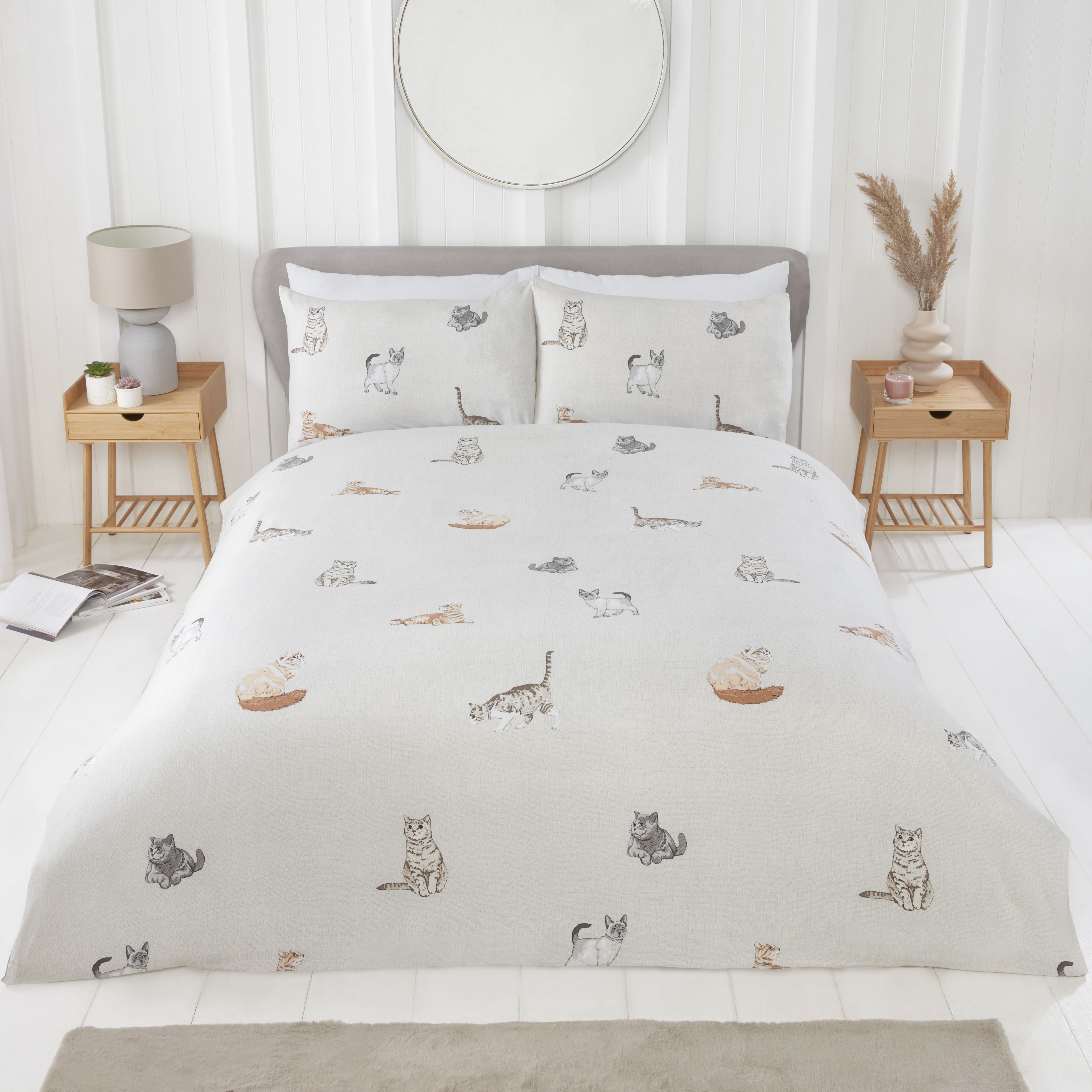 Rapport Home Purrrfect Microfibre Reversible Duvet Cover Set with Pillowcase in Grey