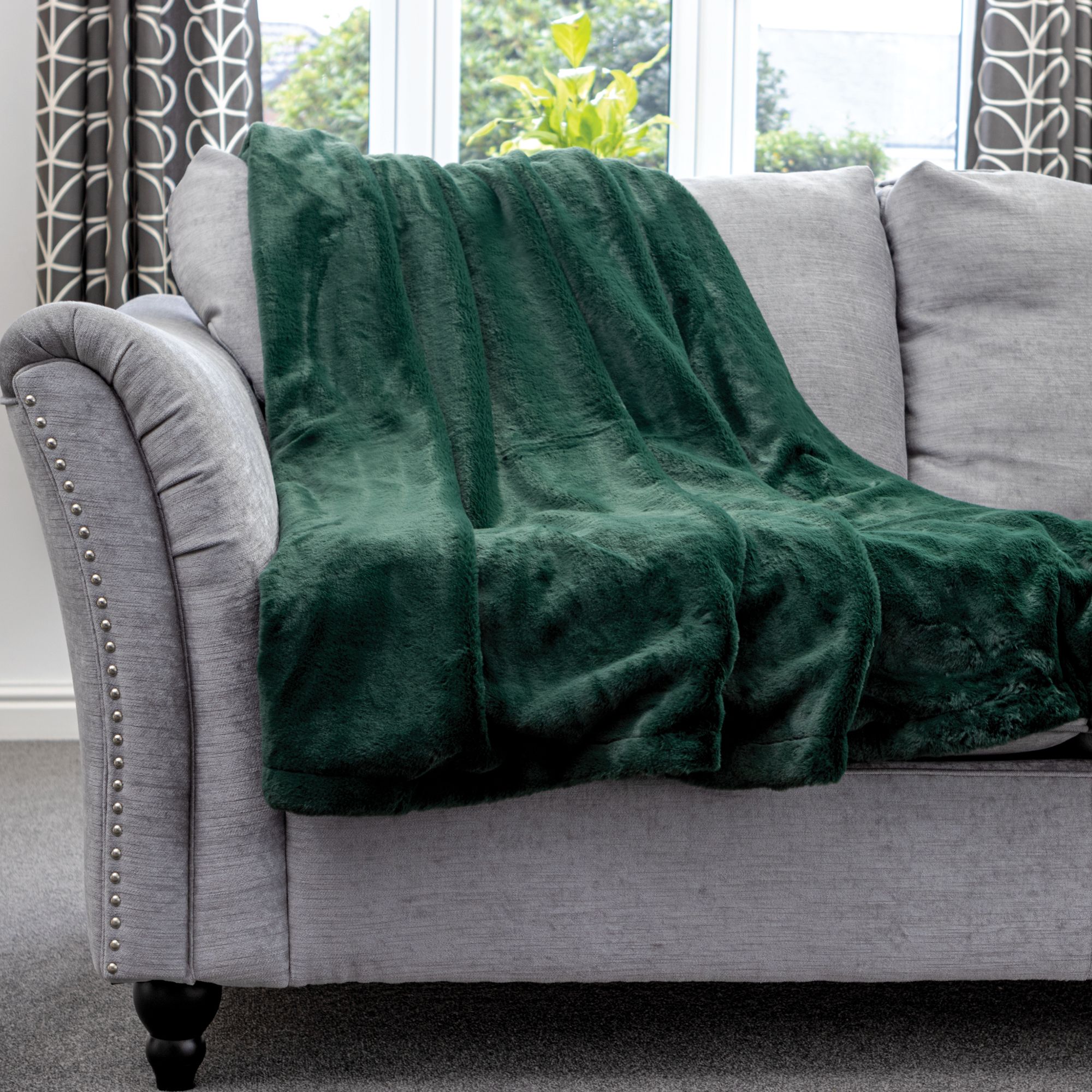 Dreamcatcher Luxury Faux Fur Polyester Throw Over Blanket 160x130cm in Green
