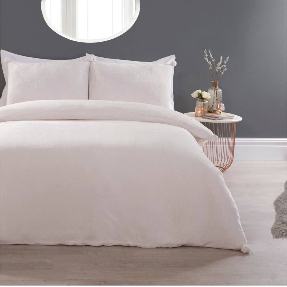 Smart Living Luxurious Pom Pom Fleece Duvet Cover with Pillowcases in Cream
