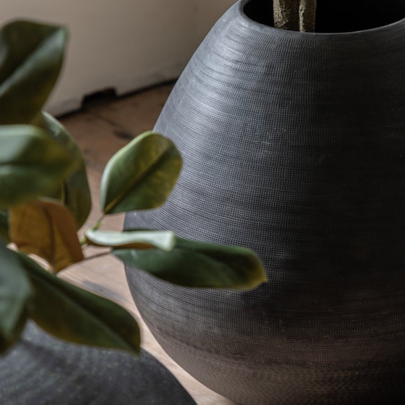 Cedar & Sage Chatai Artistic Aluminium Vase 3