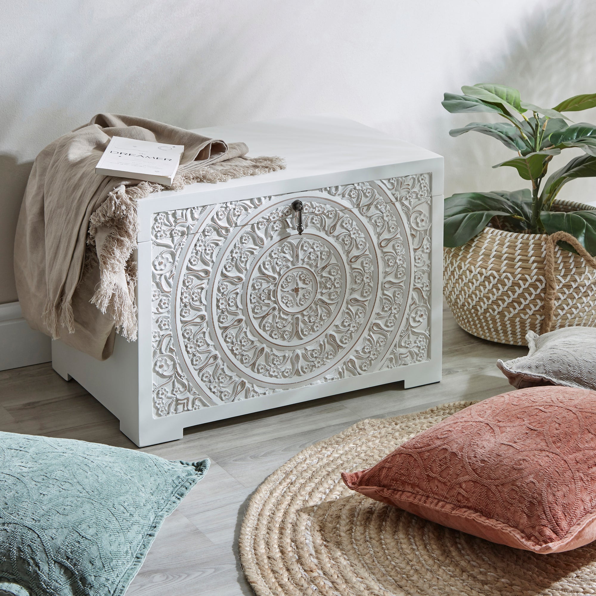 Samira Carved Wood Trunk Large White