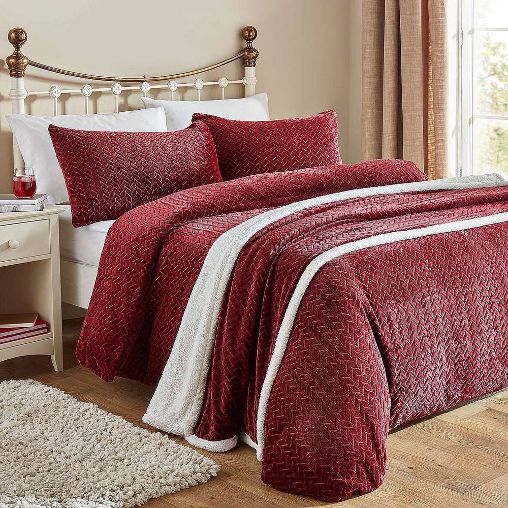 Coopers of Stortford Embossed Sherpa Fleece Duvet Cover & Pillowcase Set in Burgundy