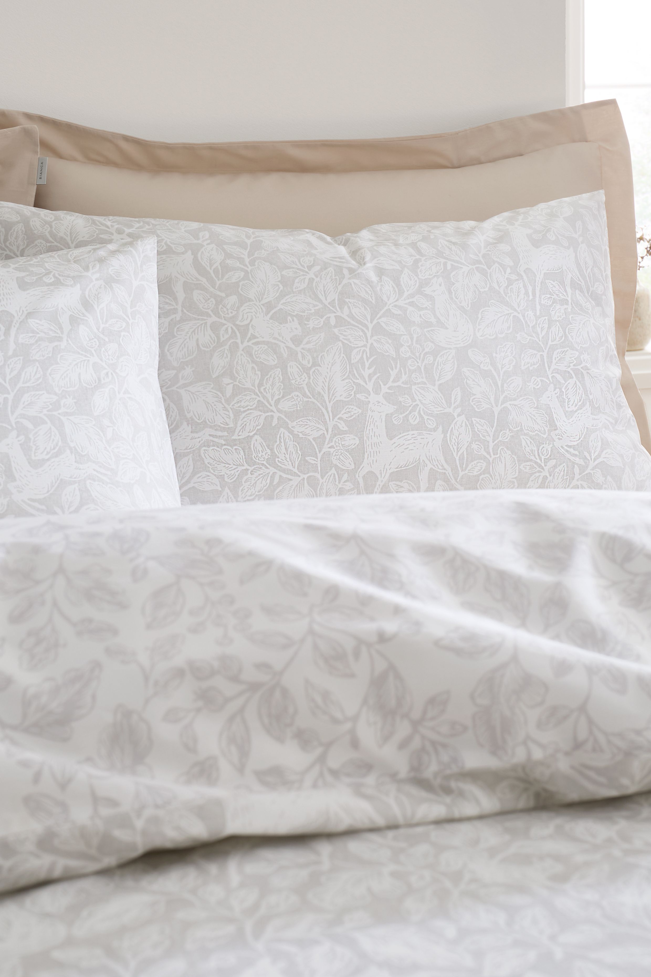 Bianca 'Woodland' 200 Thread Count Cotton Reversible Duvet Cover Set in Natural 3