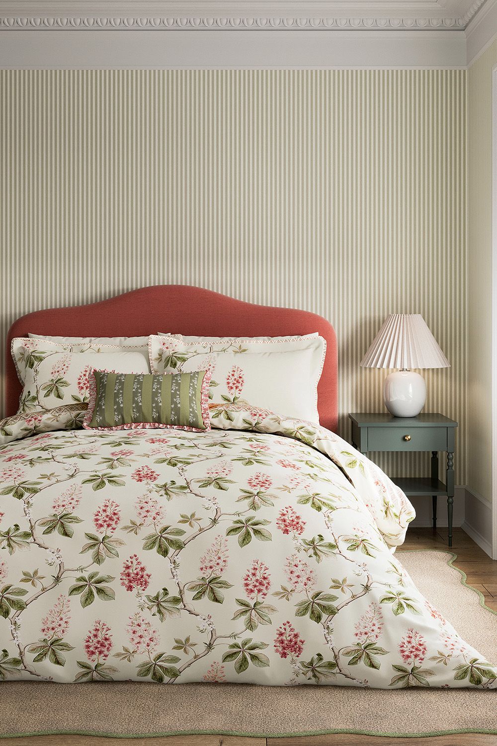 Sanderson 'Chestnut Tree' Cotton Duvet Cover Set in Cream