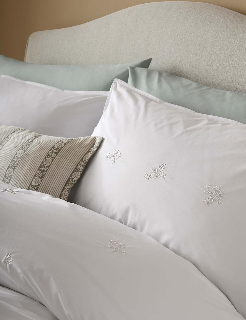 Laura Ashley Set of 2 Keeleigh Posy Pure Cotton Pillowcases White