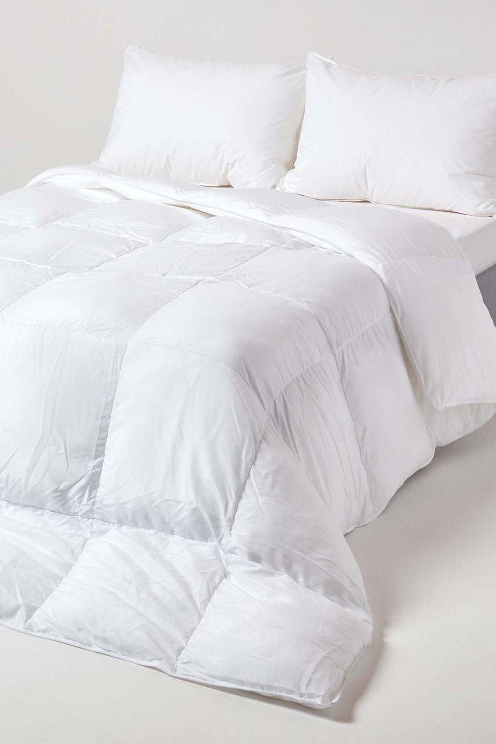 Homescapes Luxury Hotel Quality Super Microfibre All Seasons Duvet in White