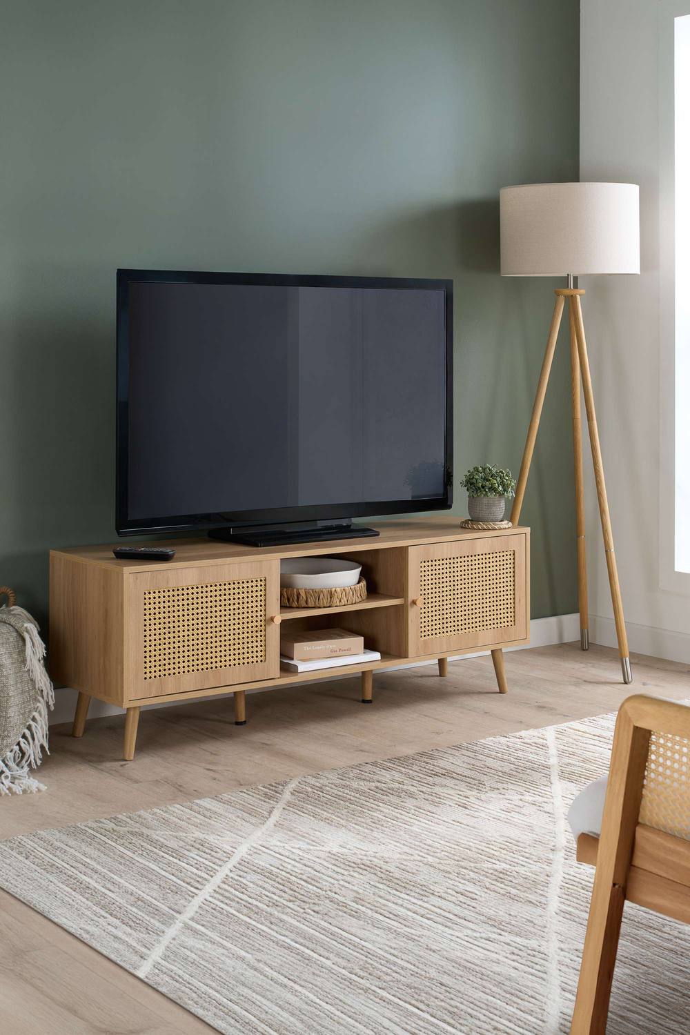 Birlea Croxley Large TV Unit Oak Rattan Entertainment Stand in Light Oak