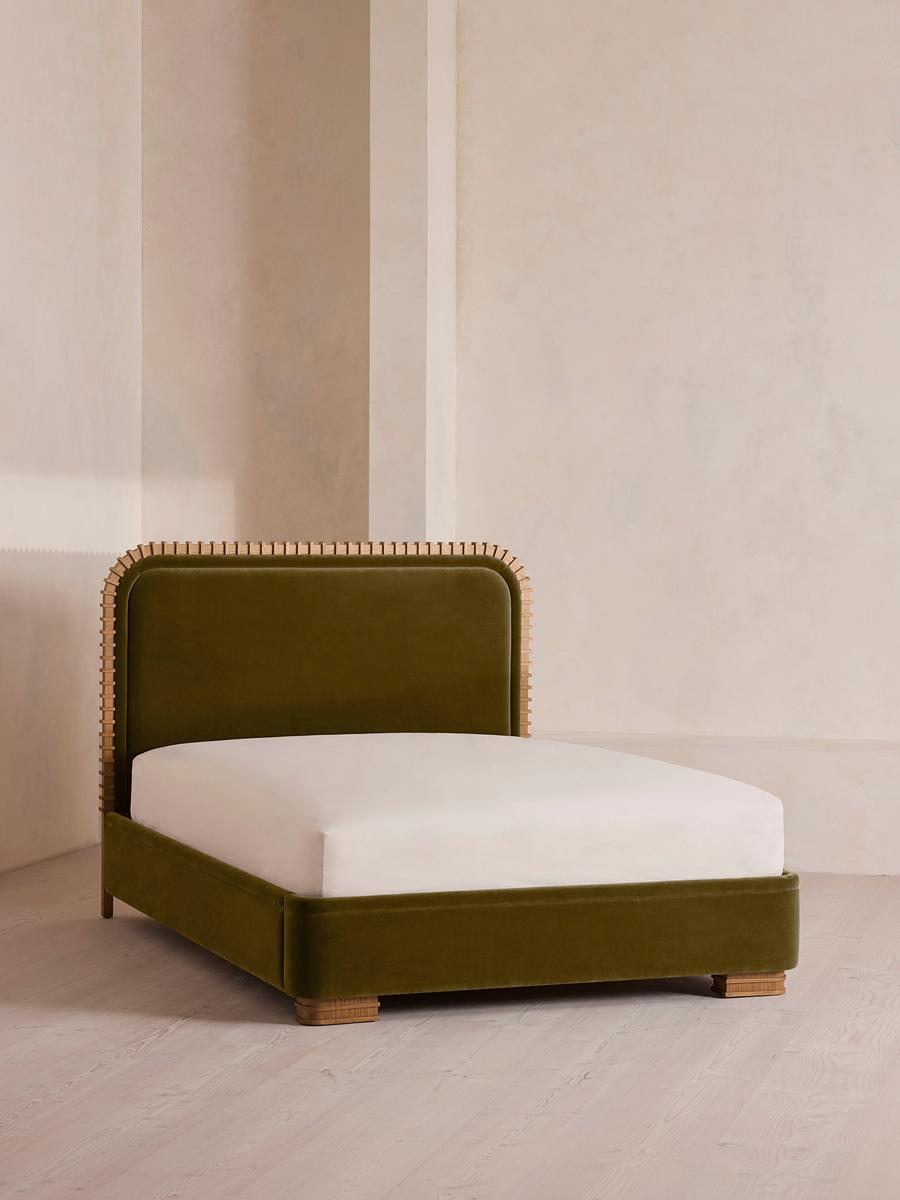 Angus Bed, Super king, Velvet, Olive