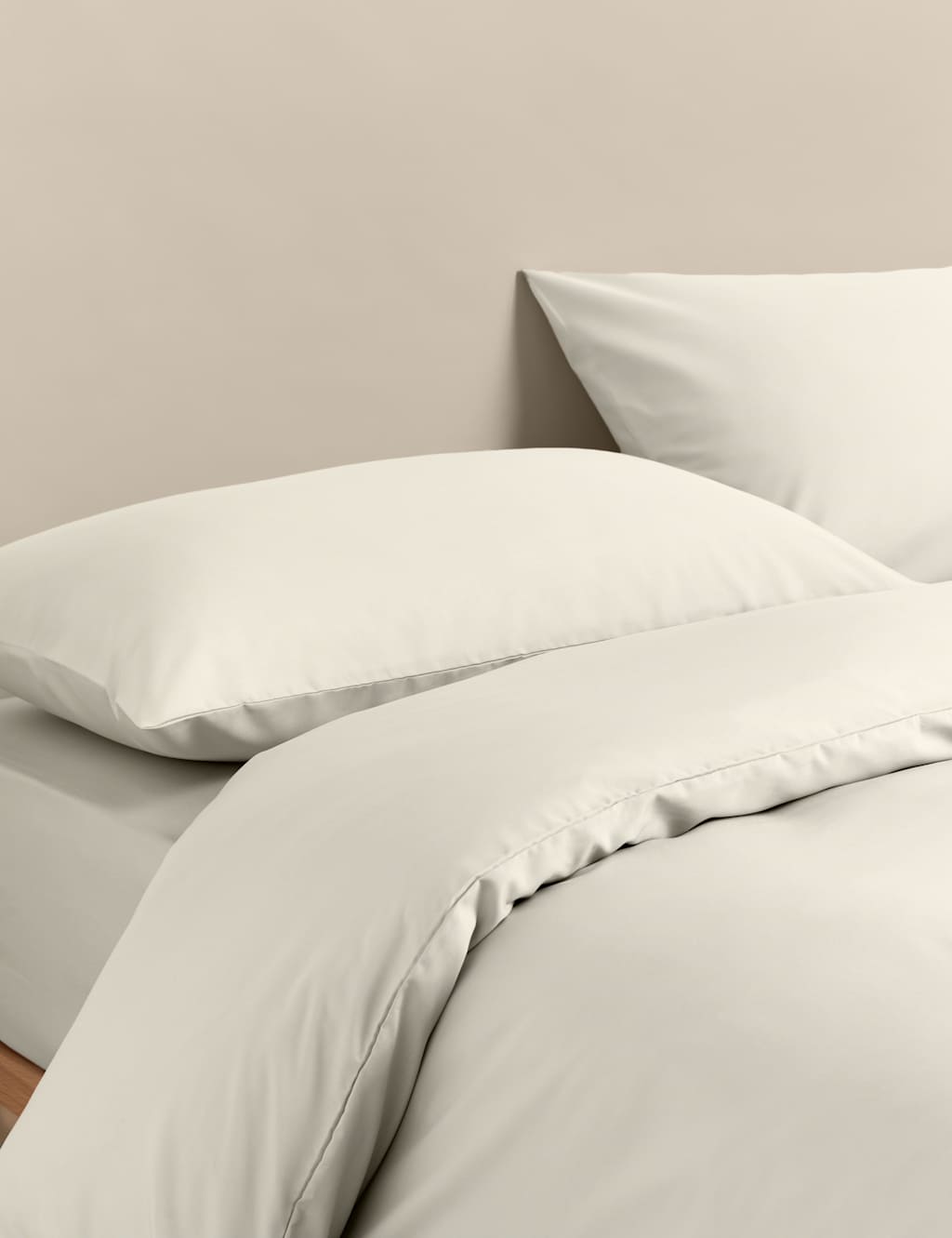 M&S Stay Cool Lyocell Rich Bedding Set Cream