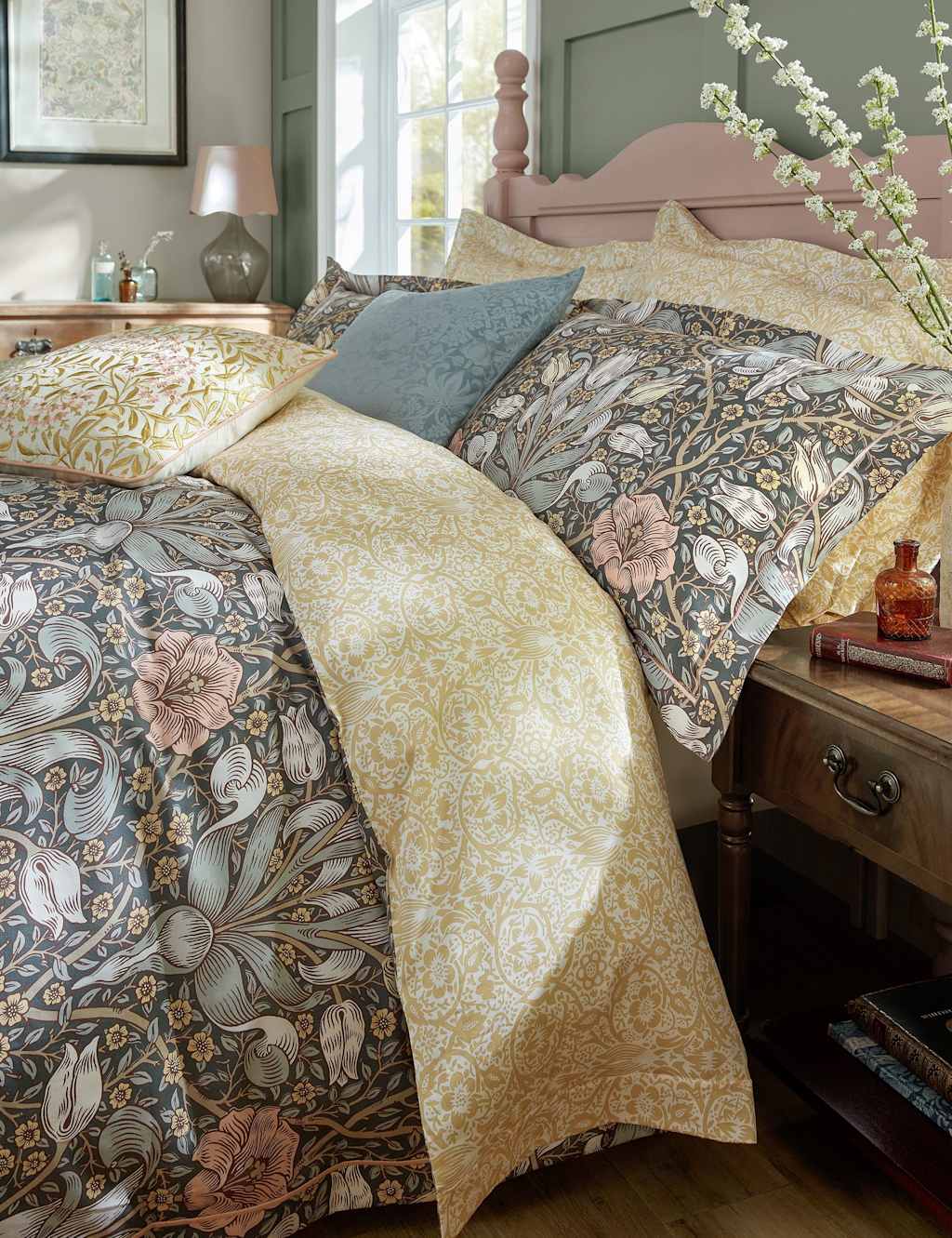 William Morris At Home 2 Pack Pure Cotton Sateen Oxford Pillowcases Multi