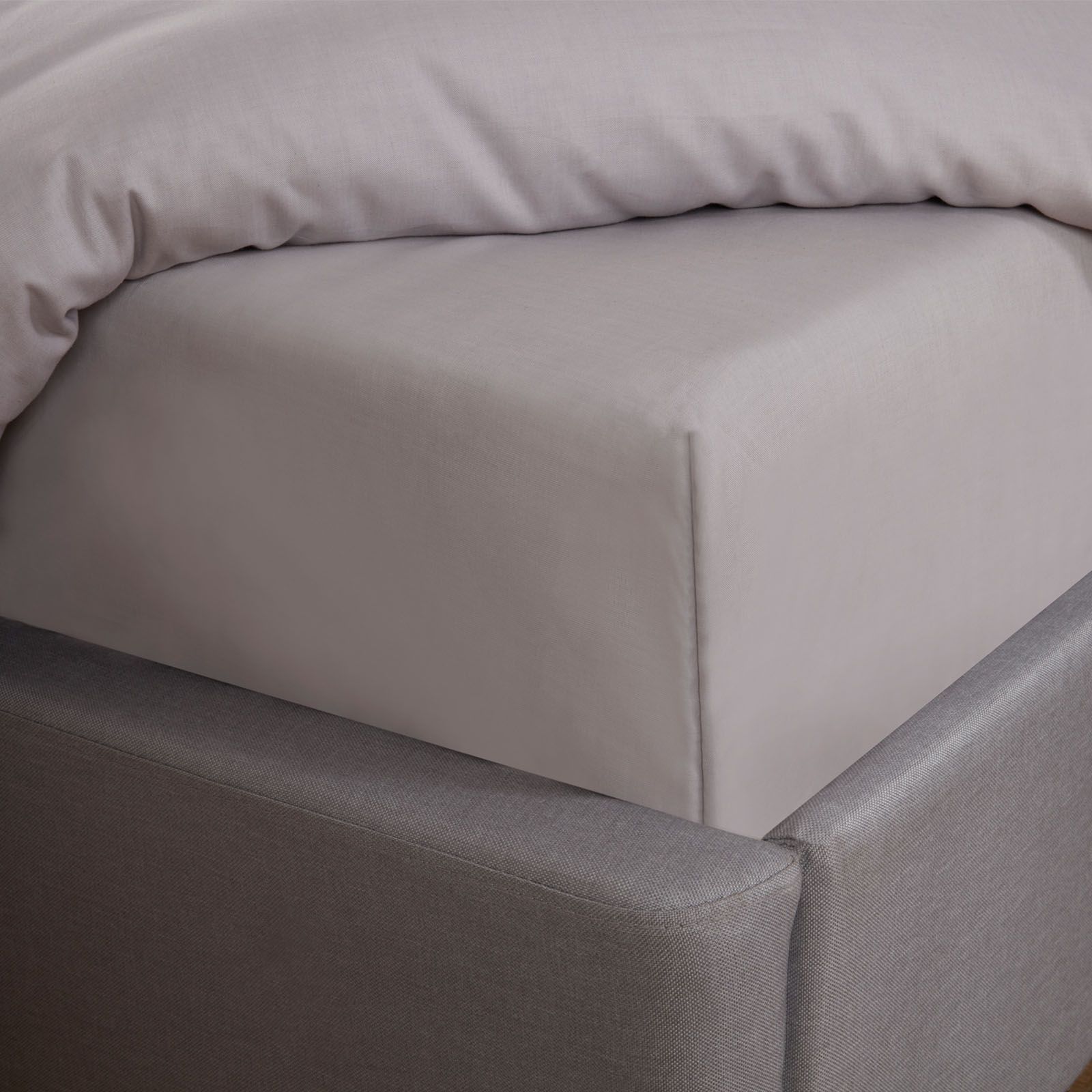OHS Polycotton 30 Deep Elasticated Fitted Bed Sheet in Silver | Size: King Fitted