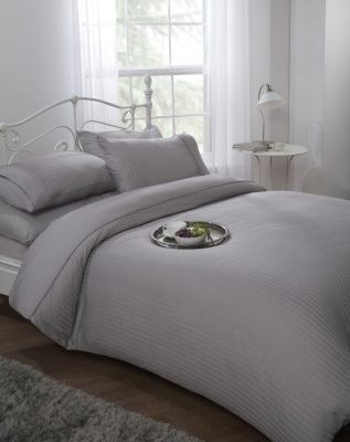 New Edge Blinds Carlton Collection Duvet Set in Grey