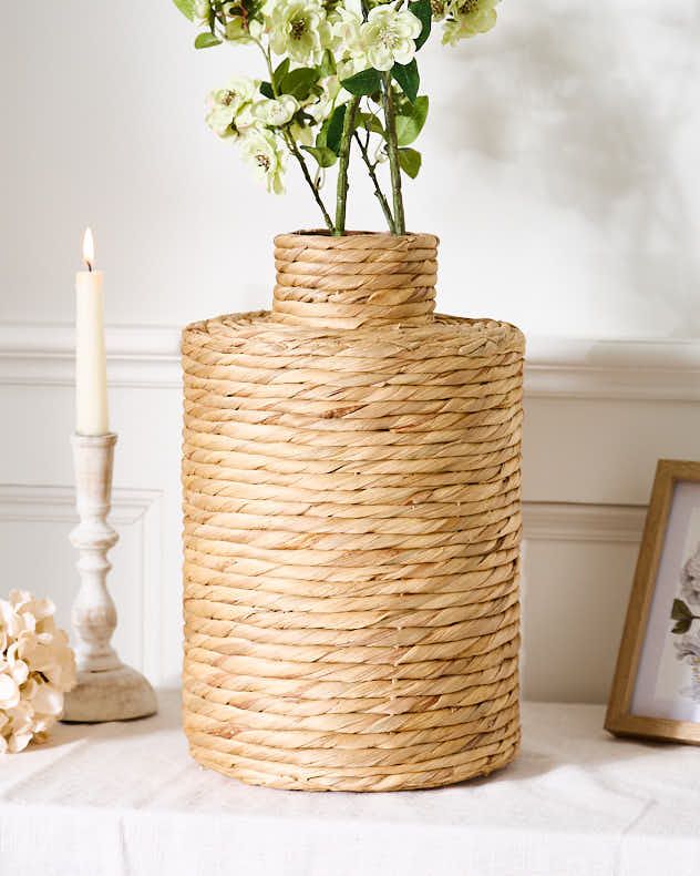 Dibor Traditional Water Hyacinth Stem Home Decor Flower Vase in Natural