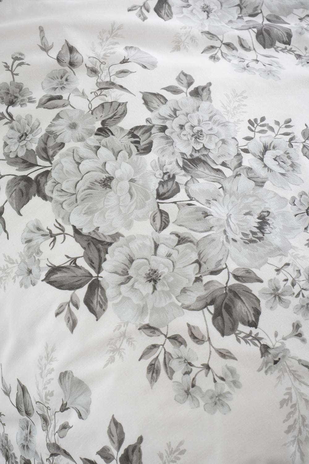 Catherine Lansfield 'Elinda Floral' Reversible Duvet Cover Set in White 5