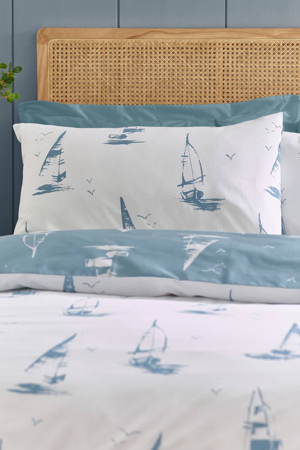 Catherine Lansfield 'Salcombe Boats' Reversible Duvet Cover Set in Light Blue 3
