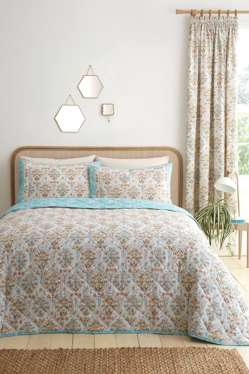 Dreams & Drapes 'Edena Decorative Floral' Quilted Bedspread in Natural