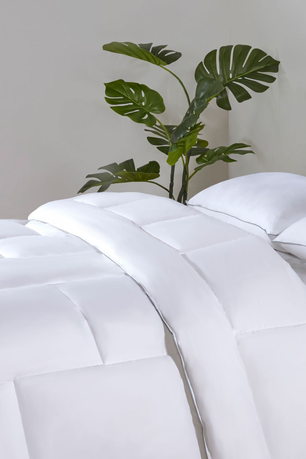 BHS 12 Tog Bamboo Duvet in White