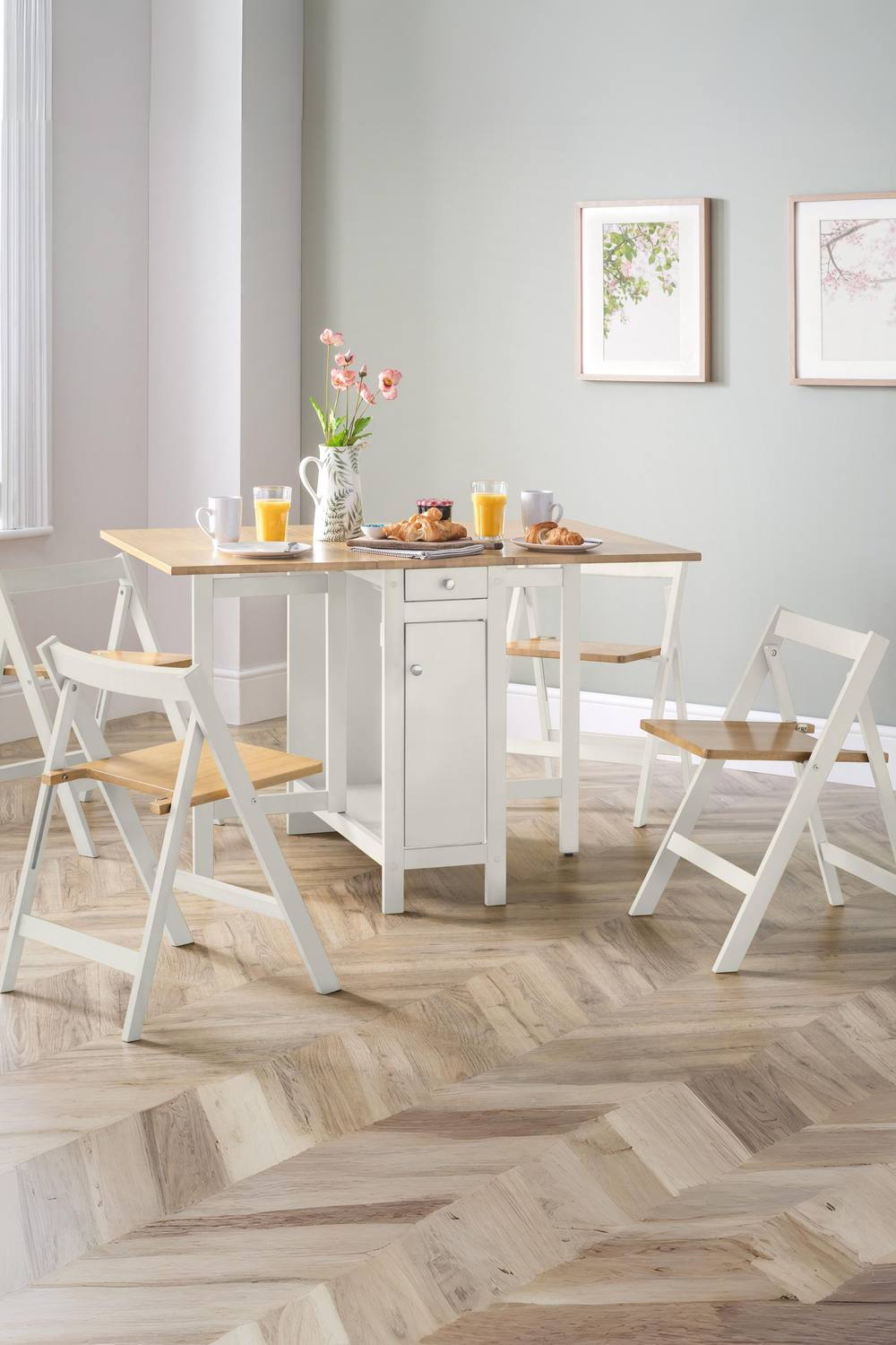 Julian Bowen Savoy 4 Seater Drop Leaf Gateleg Dining Set with Folding Chairs in White