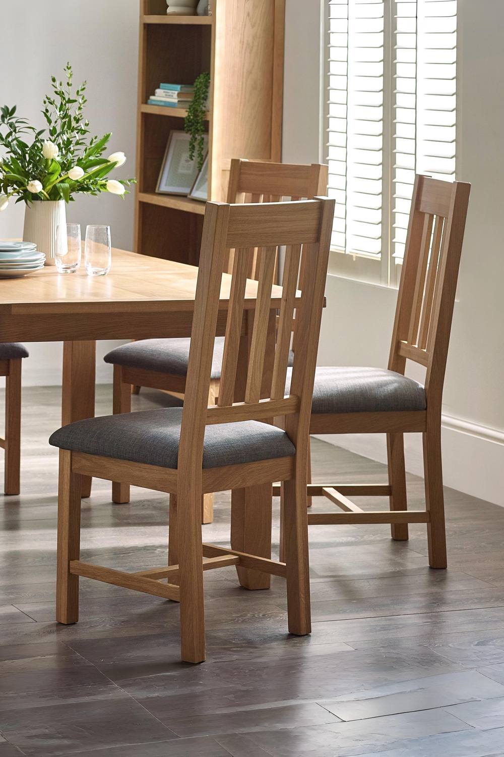 Julian Bowen Mallory Dining Chair (Set of 2) in Light Oak