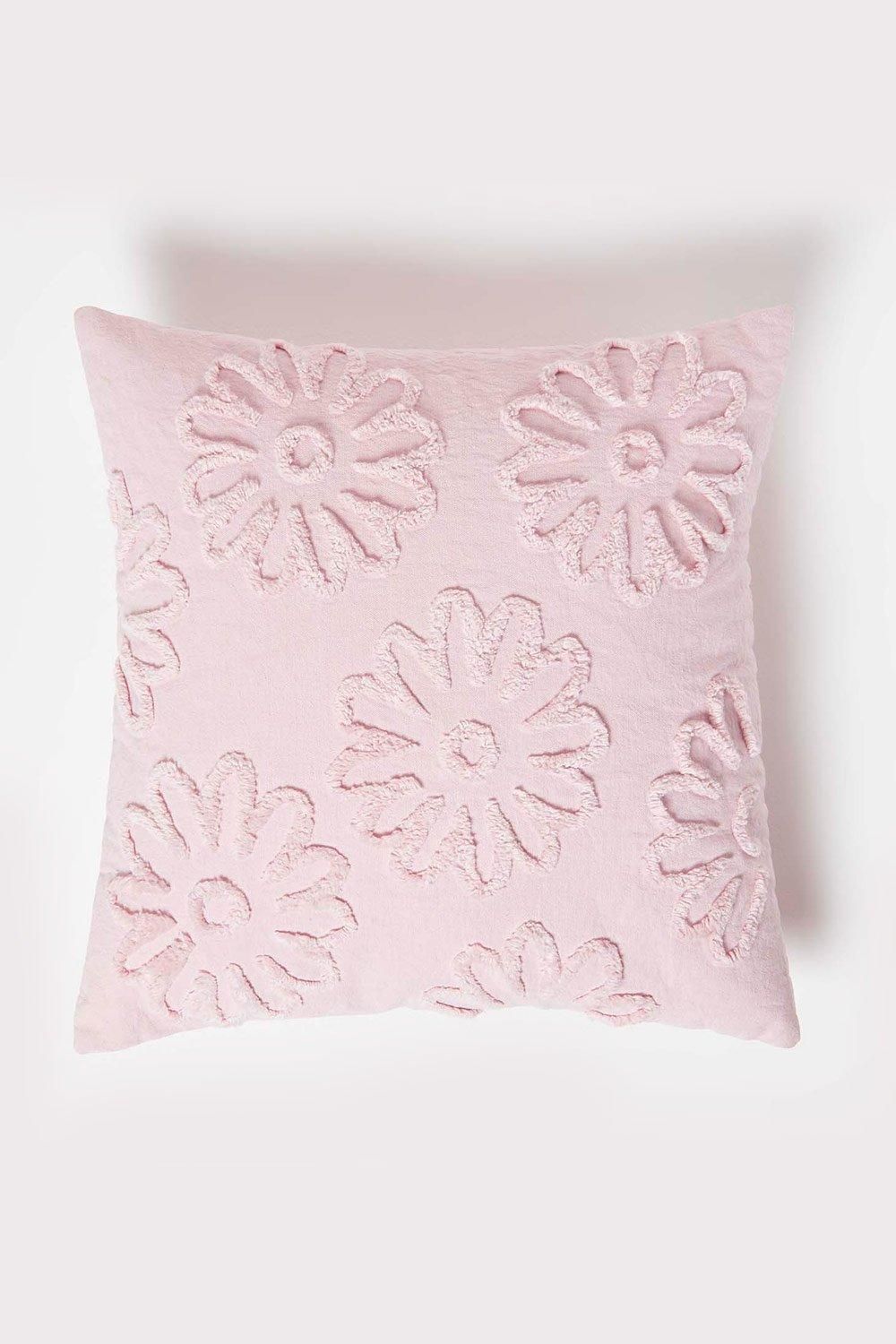 Homescapes Floral Daisy Tufted Cotton Cushion in Lilac
