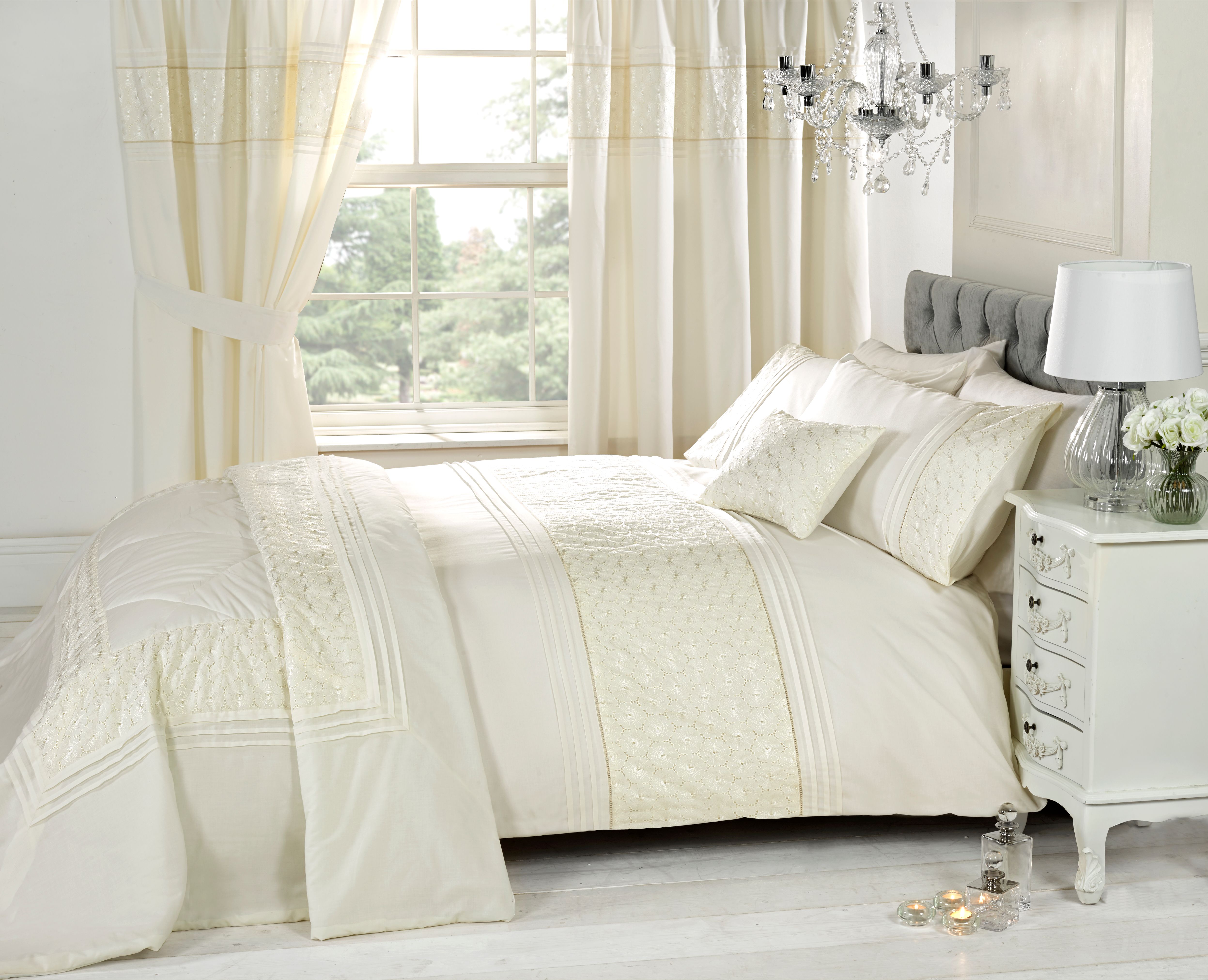 Rapport Home Everdean Filled Boudoir Cushion (50x30 cm) in Cream