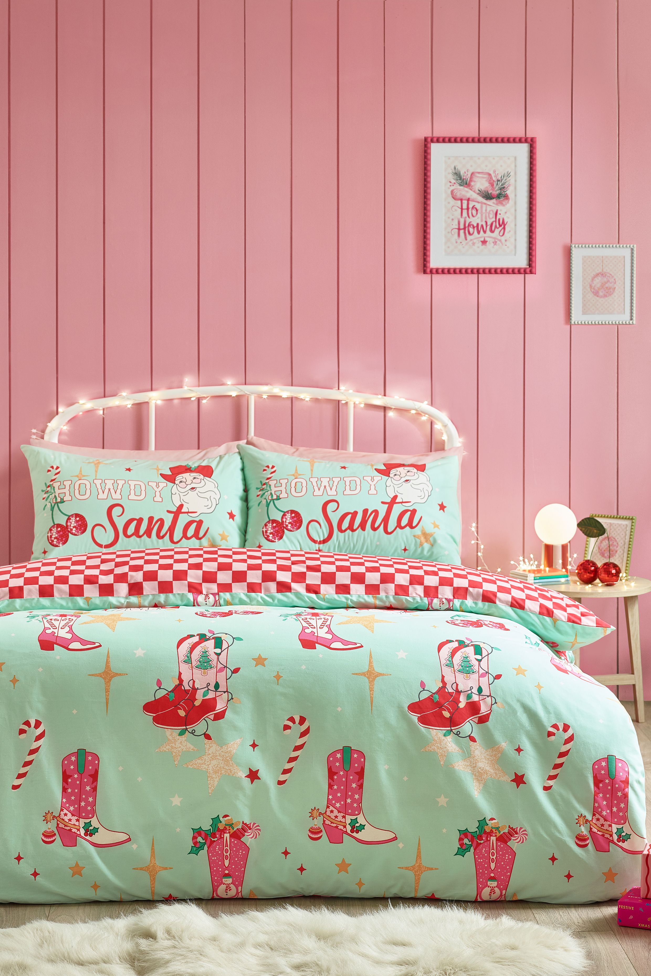 Catherine Lansfield 'Santa's Howdy Christmas' Reversible Duvet Cover Set in Green