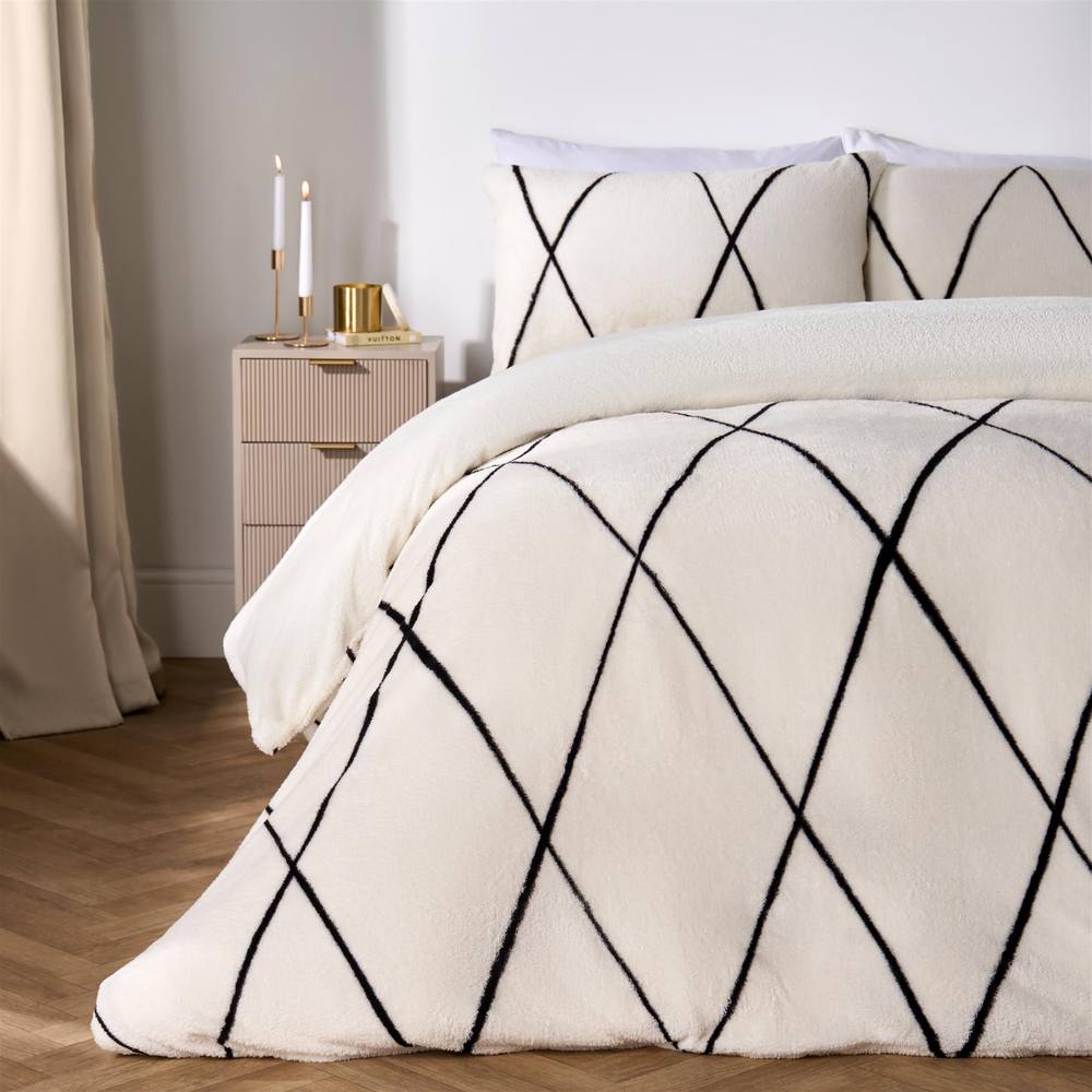 OHS Diamond Check Teddy Fleece Bedding Set in Ivory