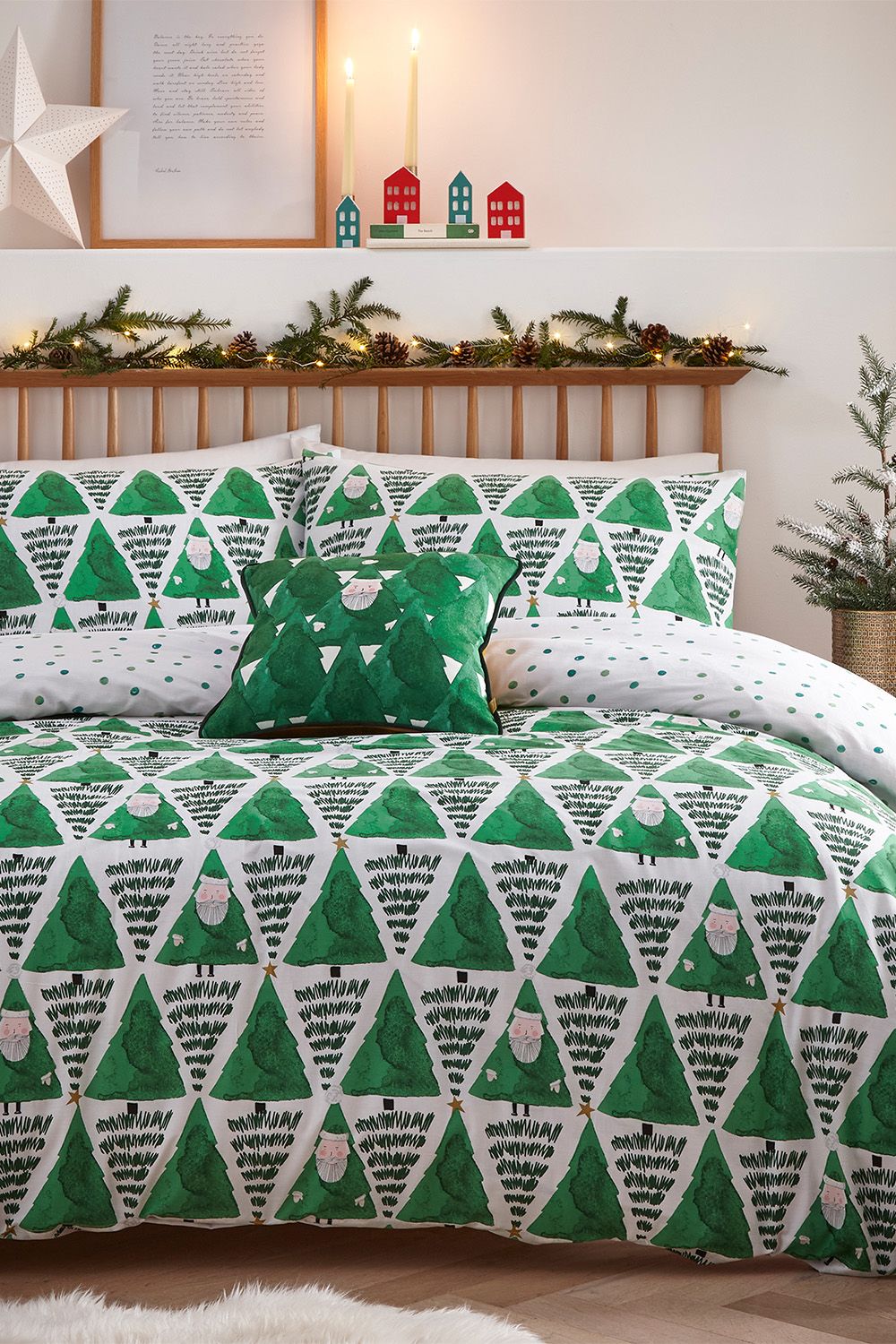 Furn Hide & Seek Santa Christmas Reversible Duvet Cover Set in Green