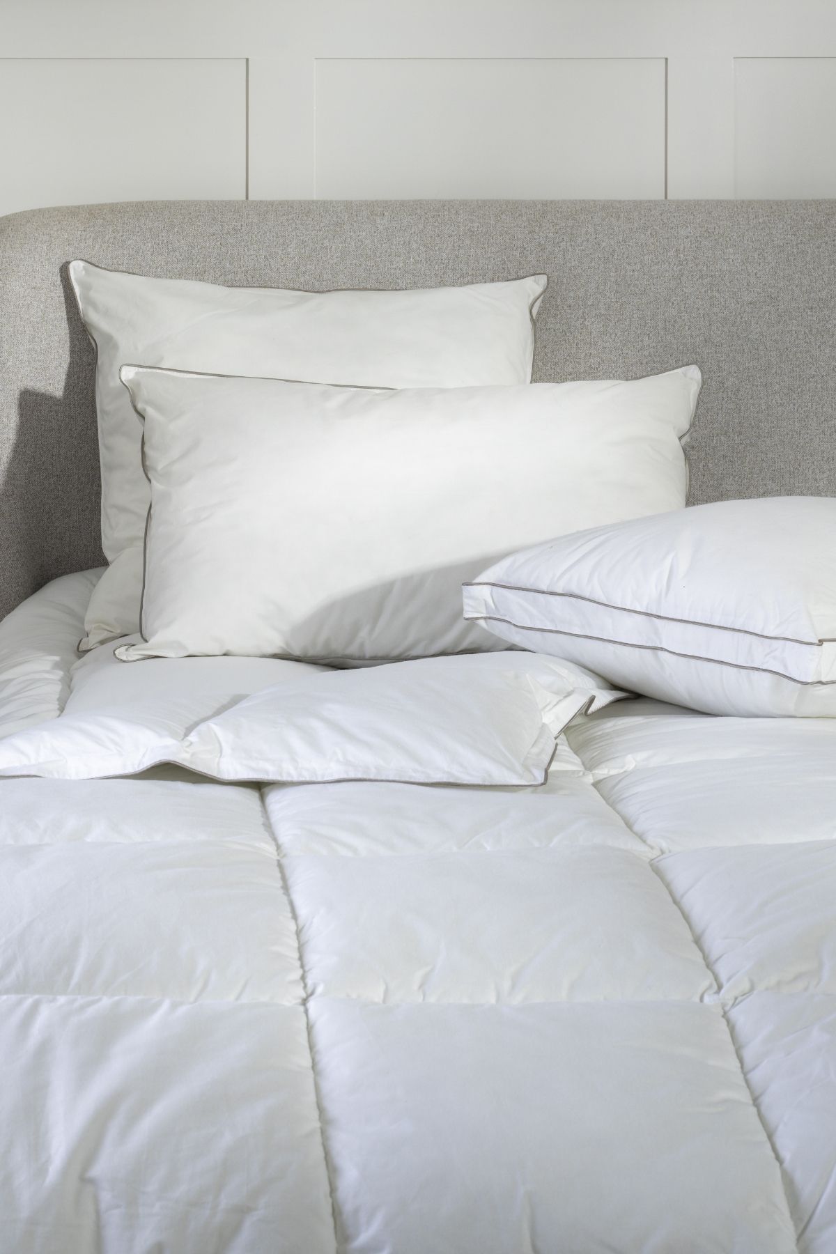 Soak&Sleep Soft As Down Microfibre Superking Chamber Pillow - Medium/Firm in White