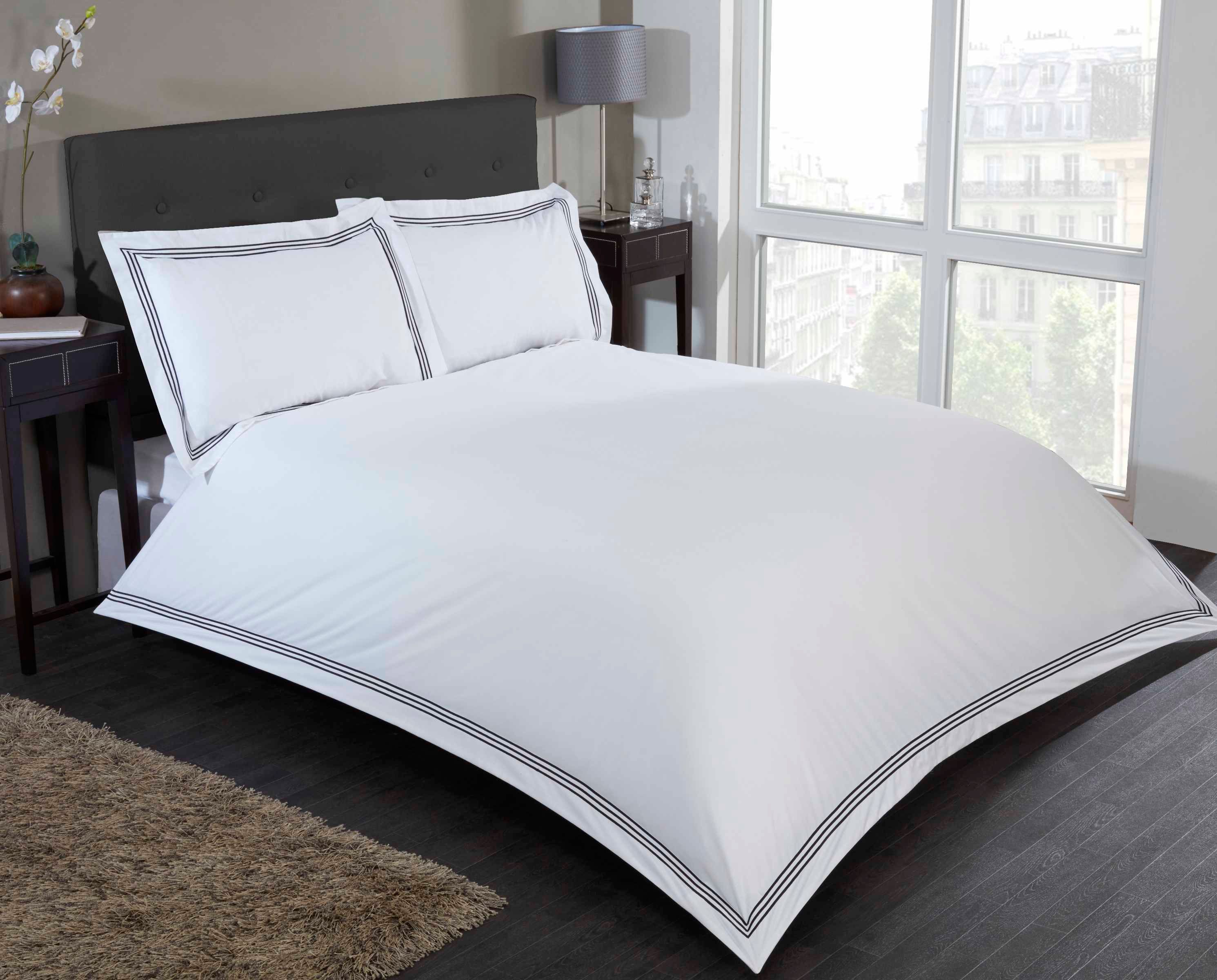 Rapport Home Mayfair Polycotton Duvet Cover Set With Pillowcase in Black