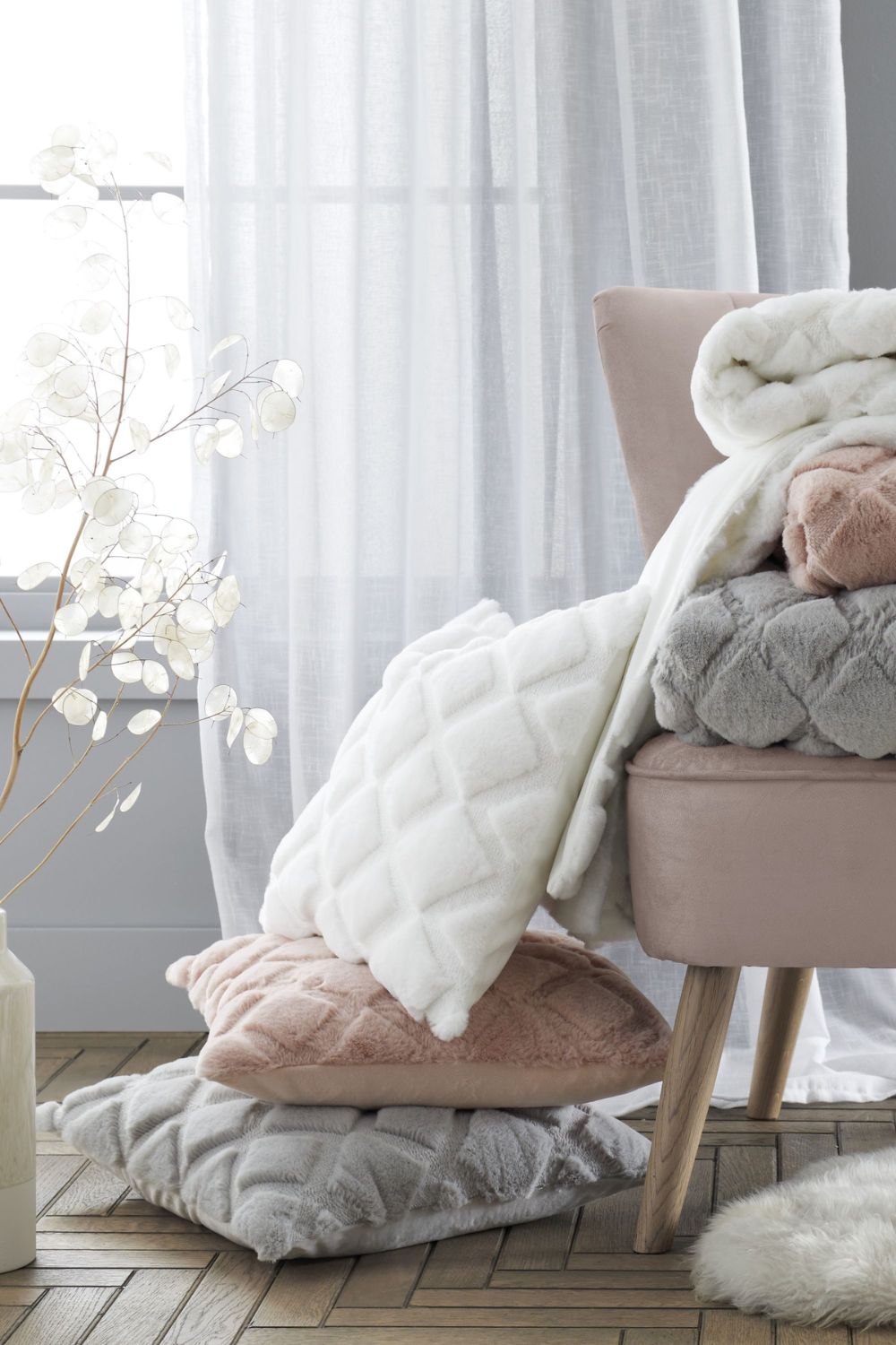 Catherine Lansfield 'Cosy Diamond' Cushion in White 5