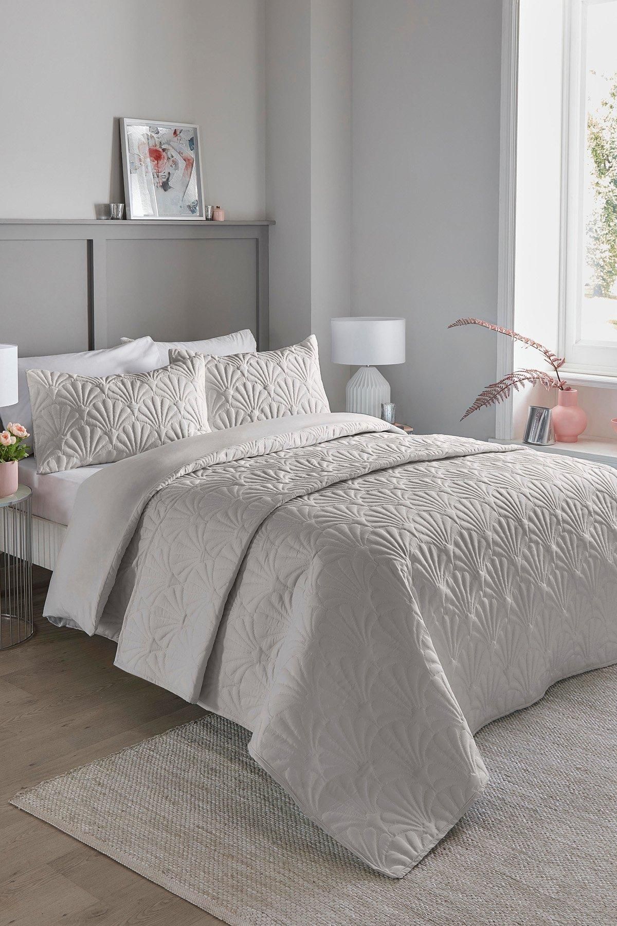 Serene 'Cavali' Pinsonic Microfibre Duvet Cover Set in Silver