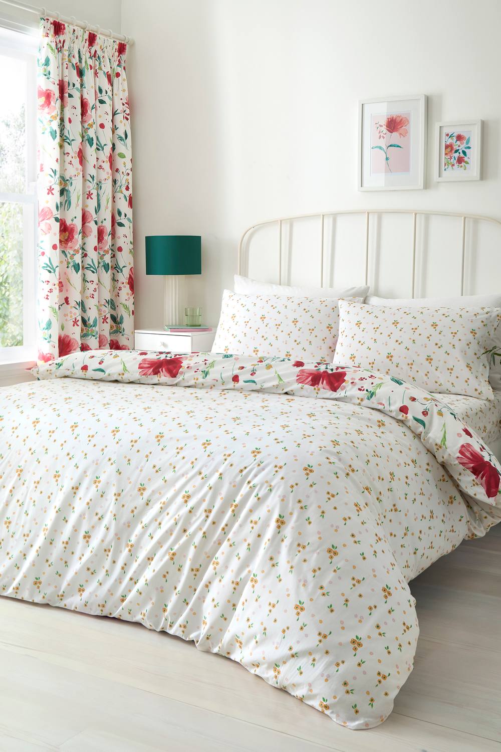 Dreams & Drapes 'Abstract Poppy' Easy Care Duvet Cover Set 4