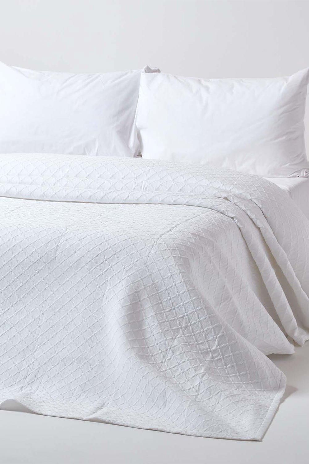Homescapes Cotton Contemporary Diamond Pattern Bedspread in White