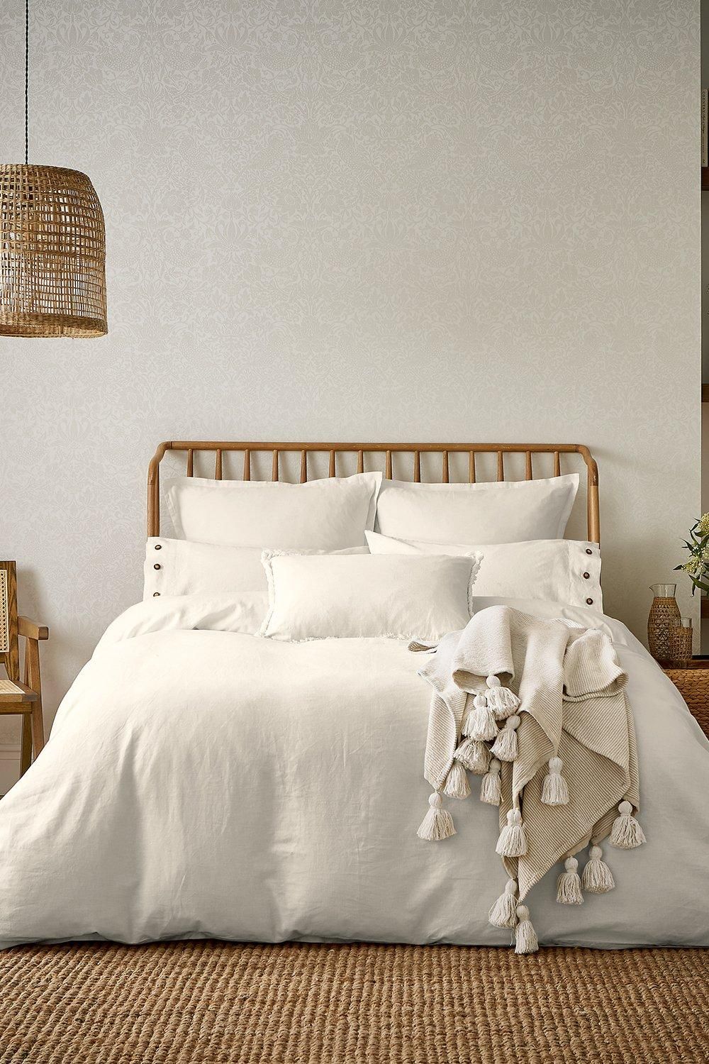 Morris & Co 'Pure Linen Cotton' Square Pillowcase in White 4