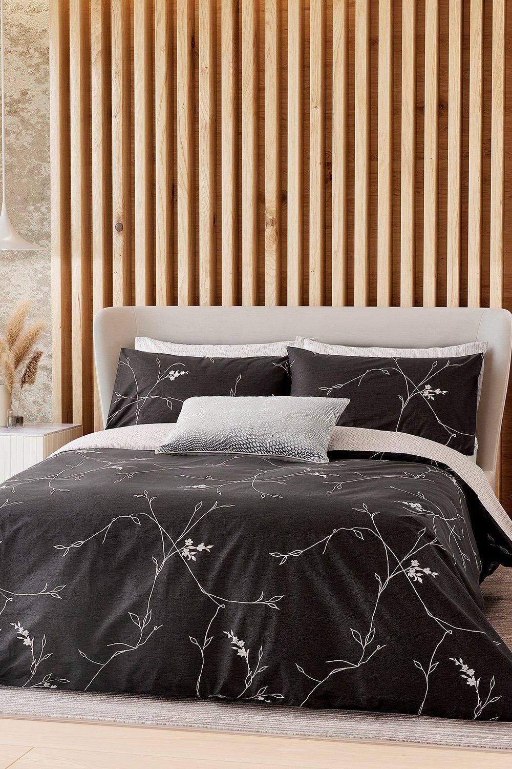 Nalu Nicole Scherzinger 'MāLie' Cotton Duvet Cover Set in Black