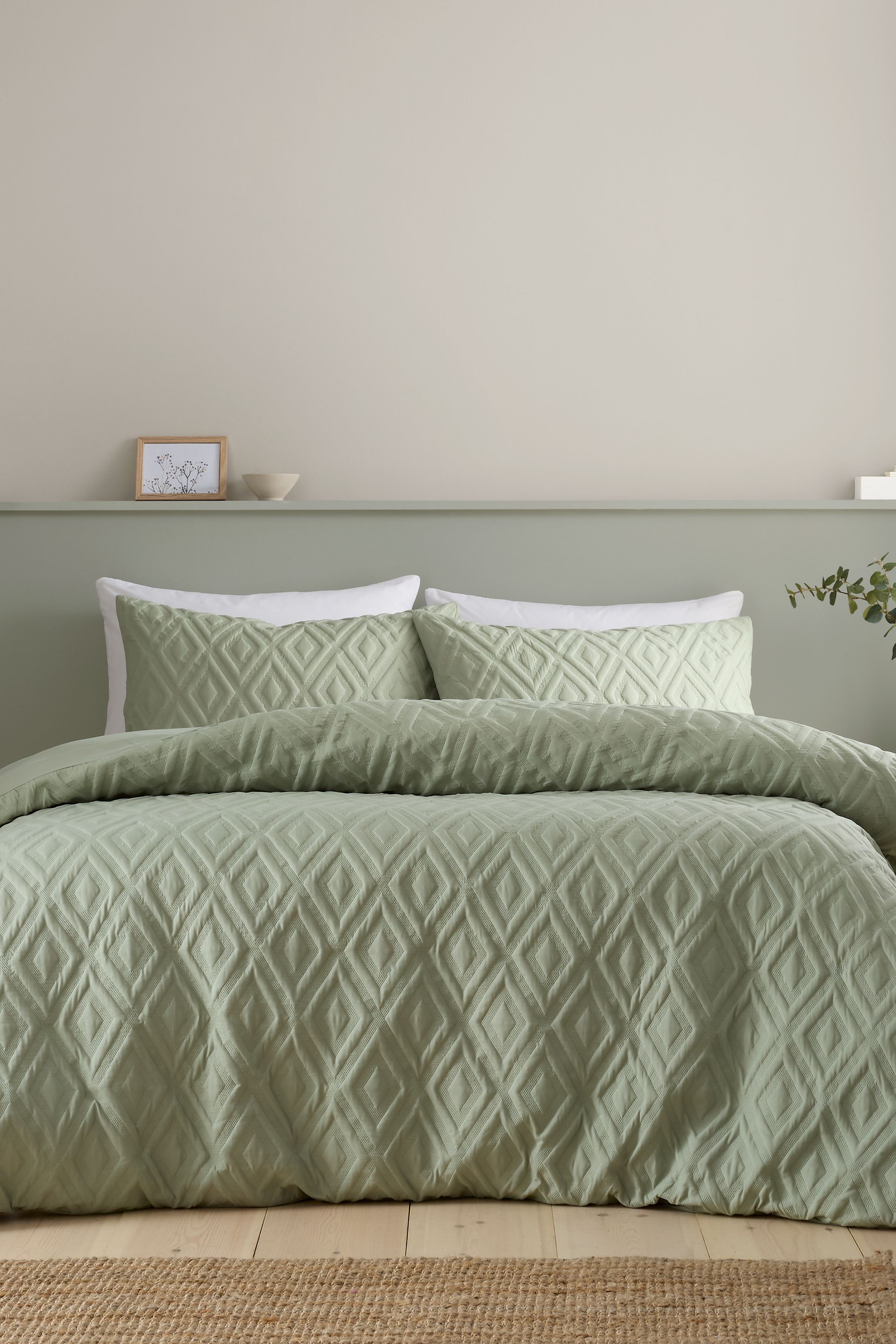 Catherine Lansfield 'Jacob Geo' Soft Touch Duvet Cover Set in Light Green