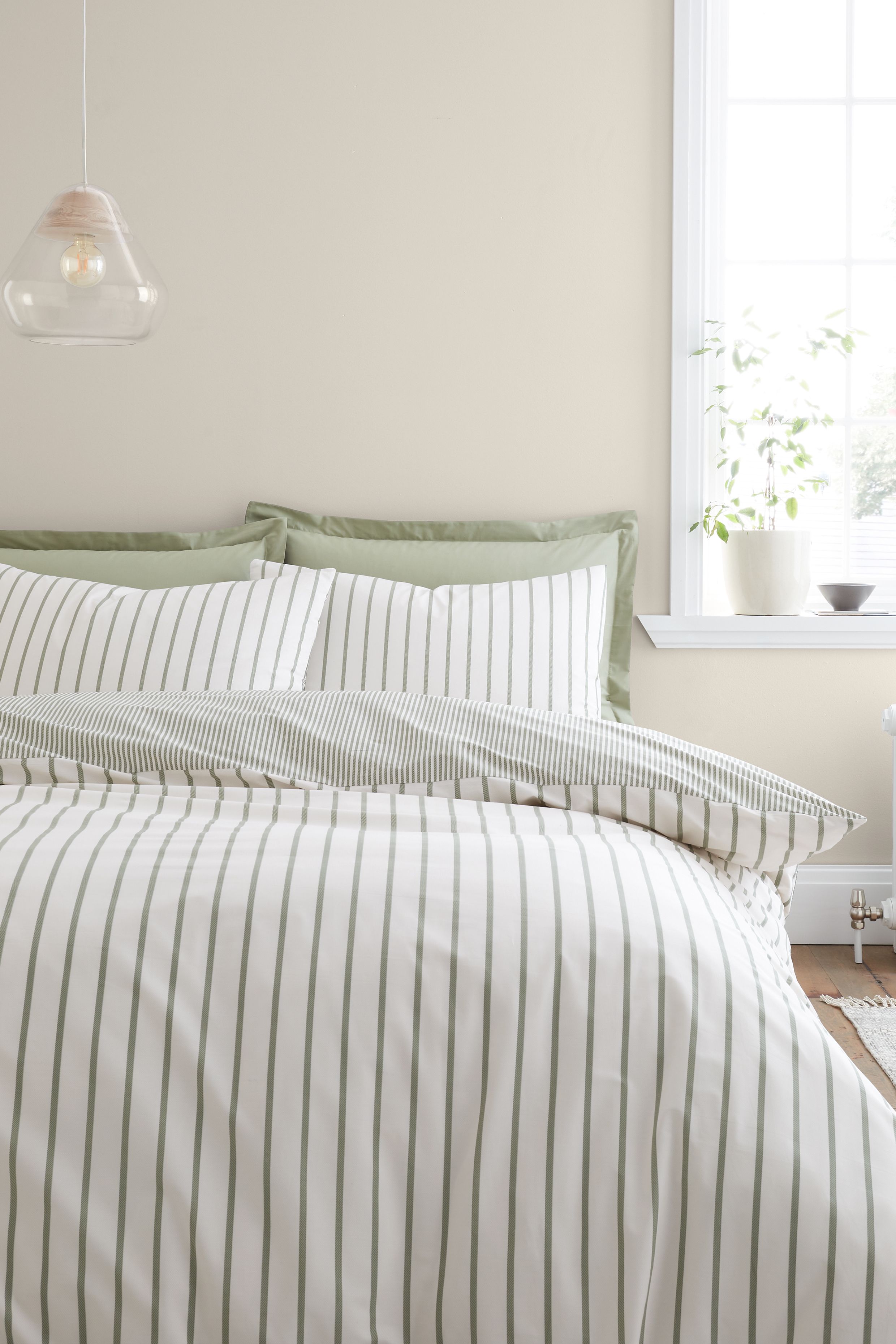 Bianca 'Hampton Stripe' 200 Thread Count Cotton Reversible Duvet Cover Set in Green