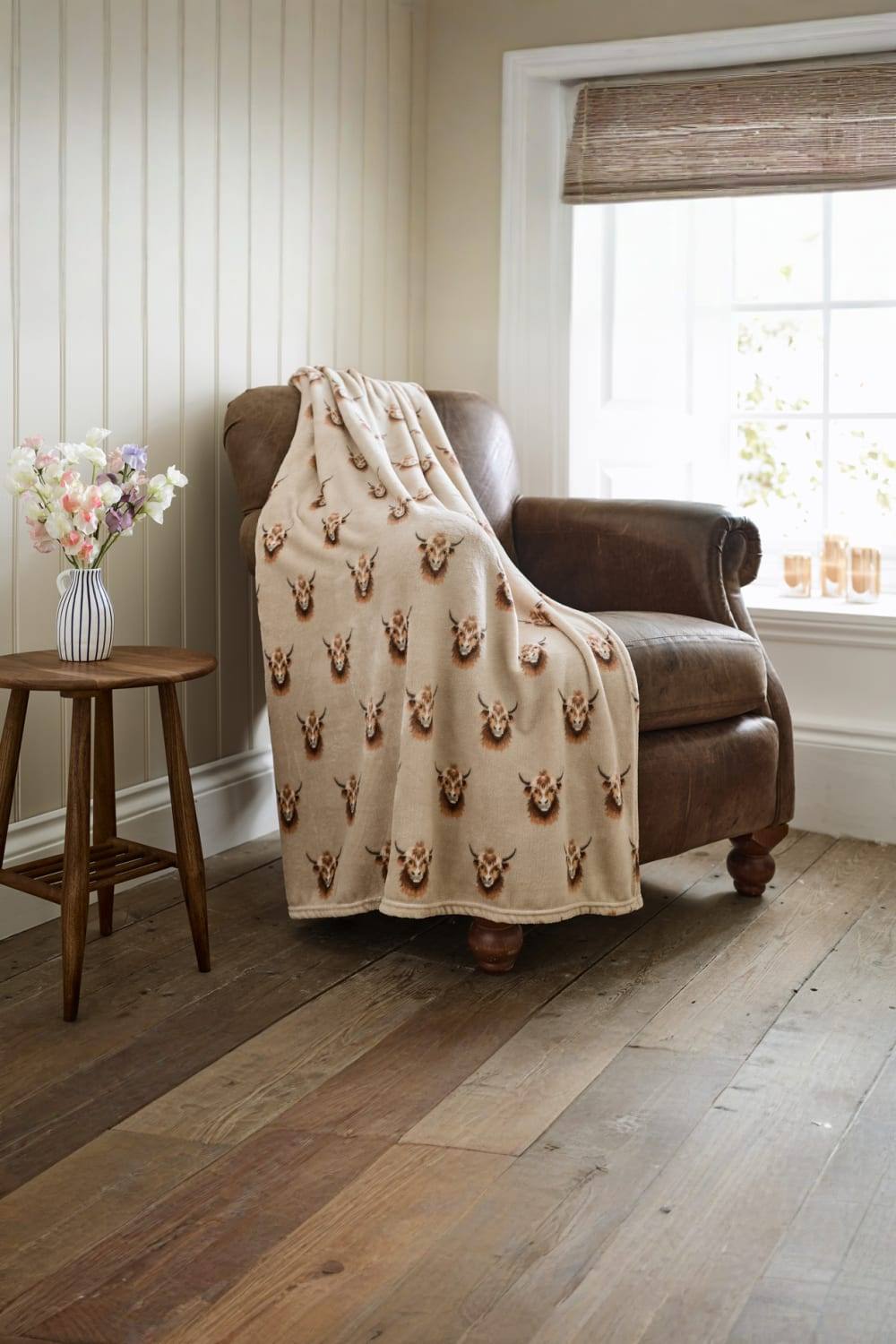 Deyongs Cozy Comforts Highland Cow Soft Fleece Printed Throw Blanket in Brown