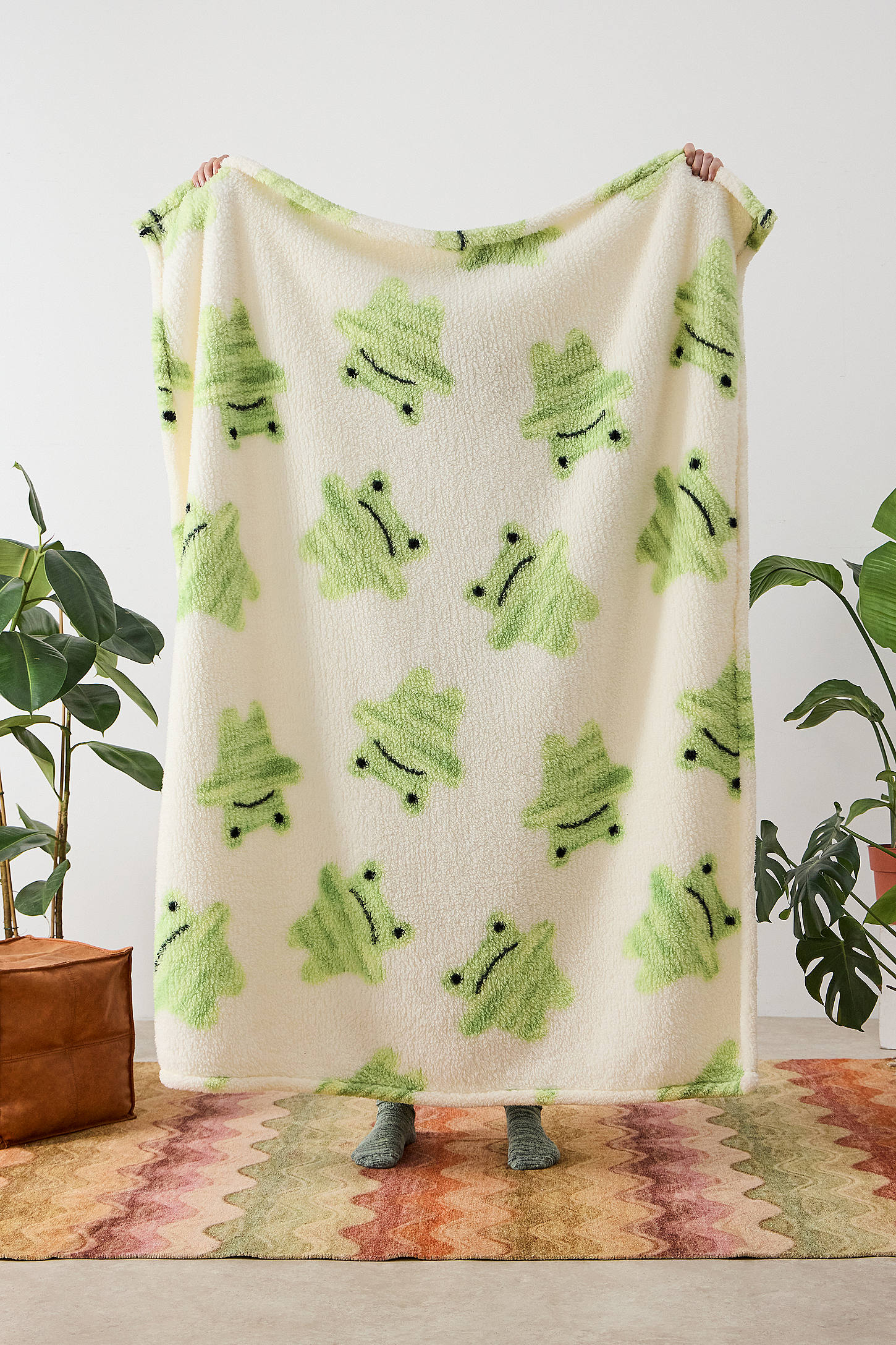 Grumpy Frog Fleece Throw - Green