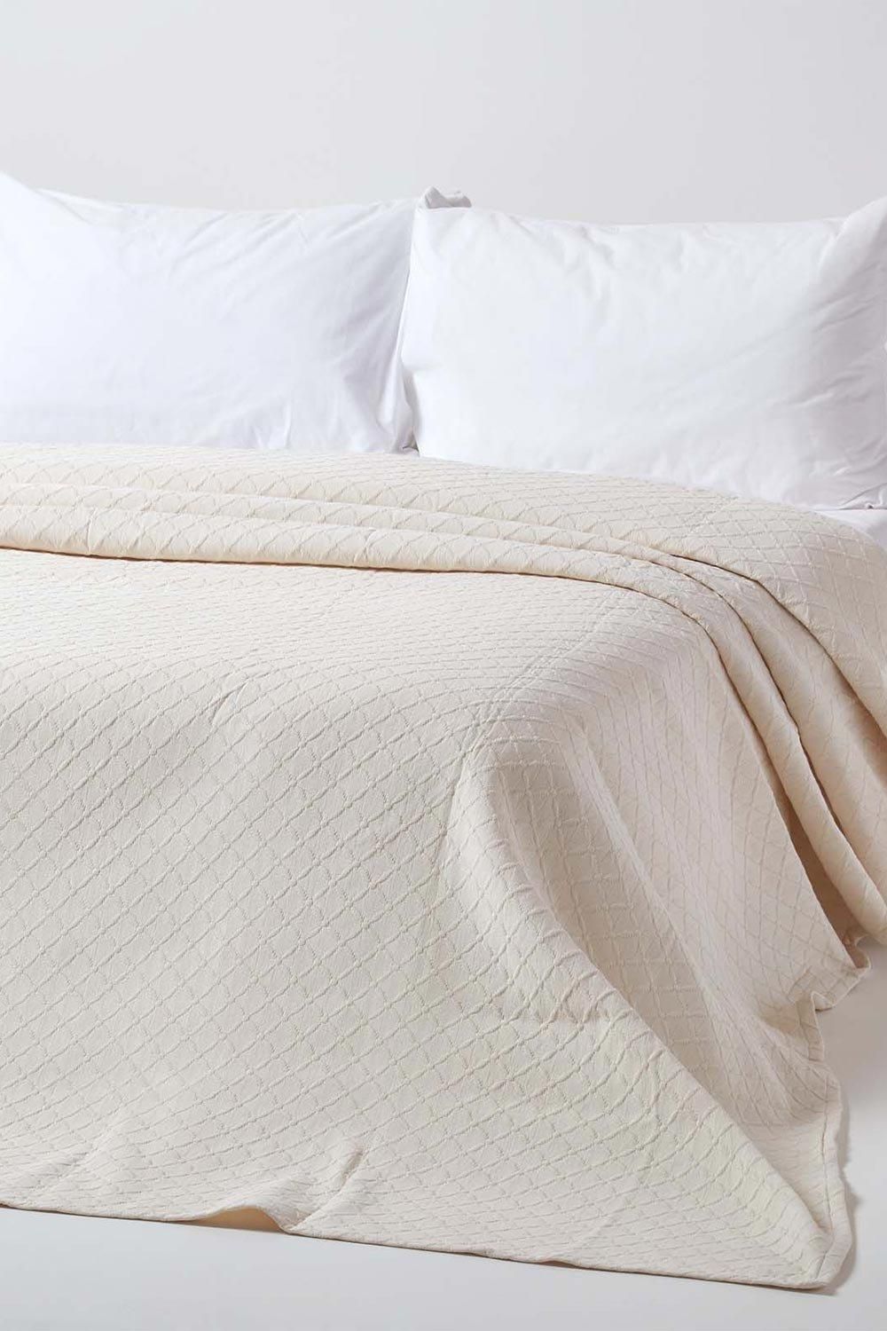 Homescapes Cotton Contemporary Diamond Pattern Bedspread in Cream