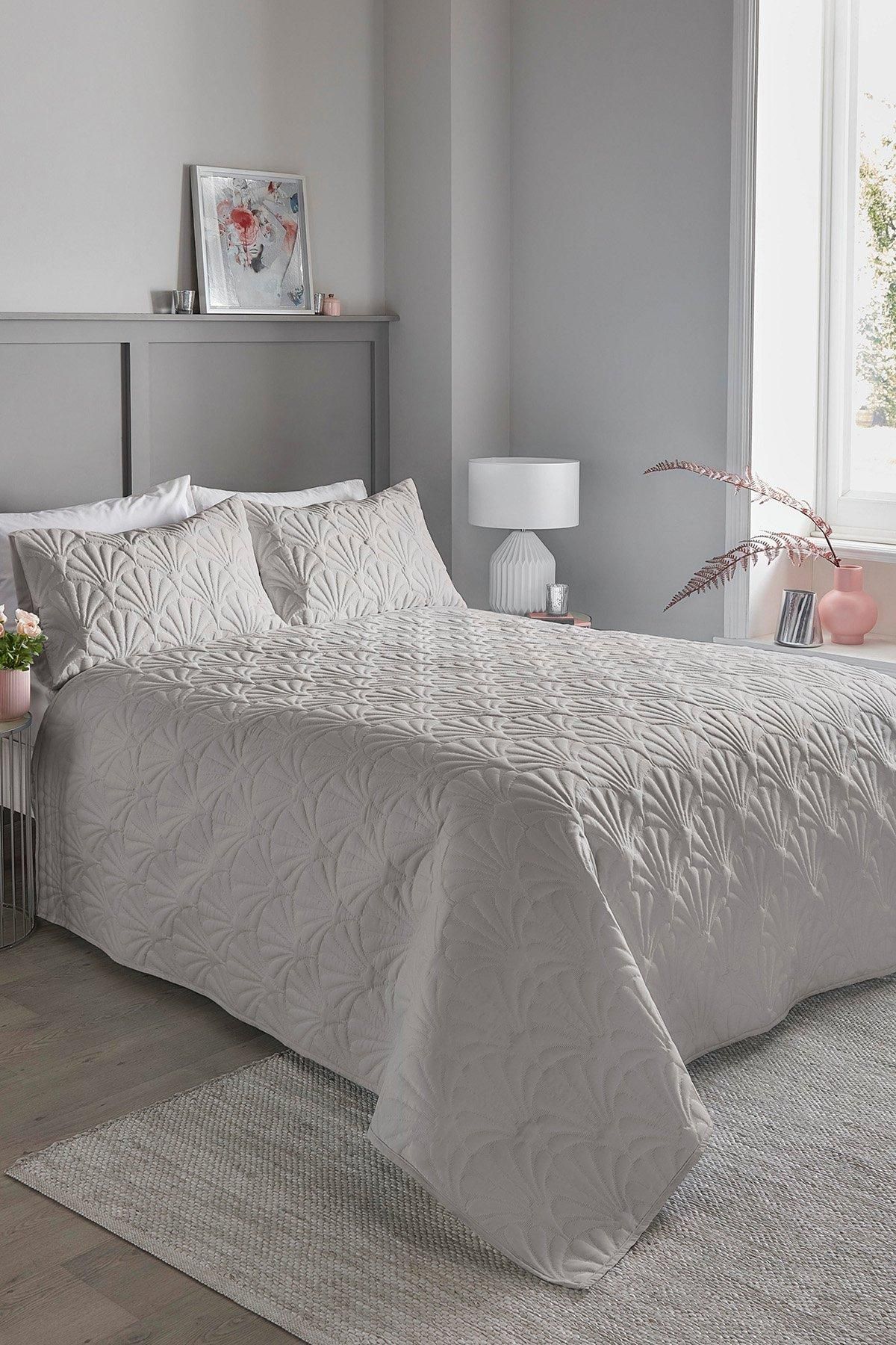 Serene 'Cavali' Pinsonic Microfibre Textured Warm Bedspread in Silver