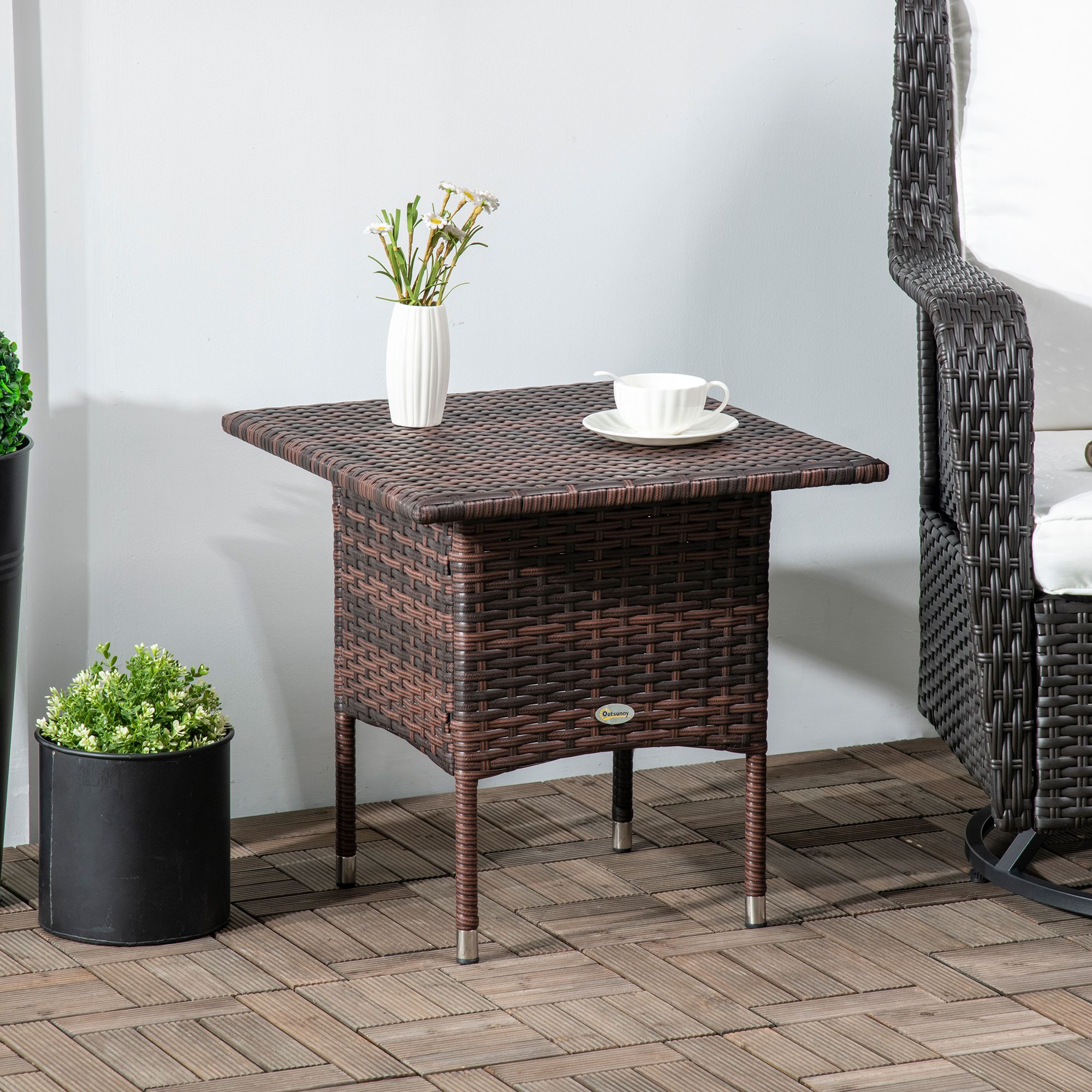 OUTSUNNY PE Rattan Outdoor Coffee Table, Easy Match Rattan Side Table in Brown