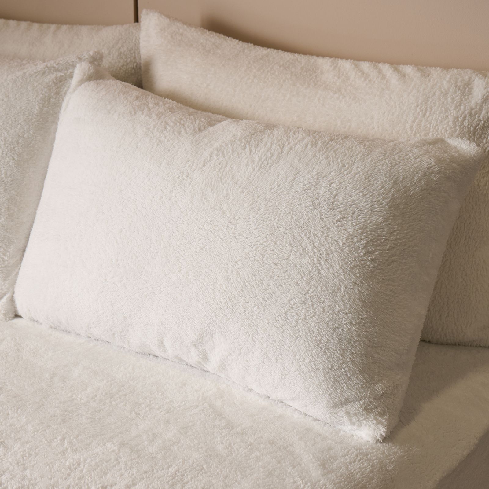 OHS 2 Pack Thermal Teddy Fleece Pillowcase Cover in White