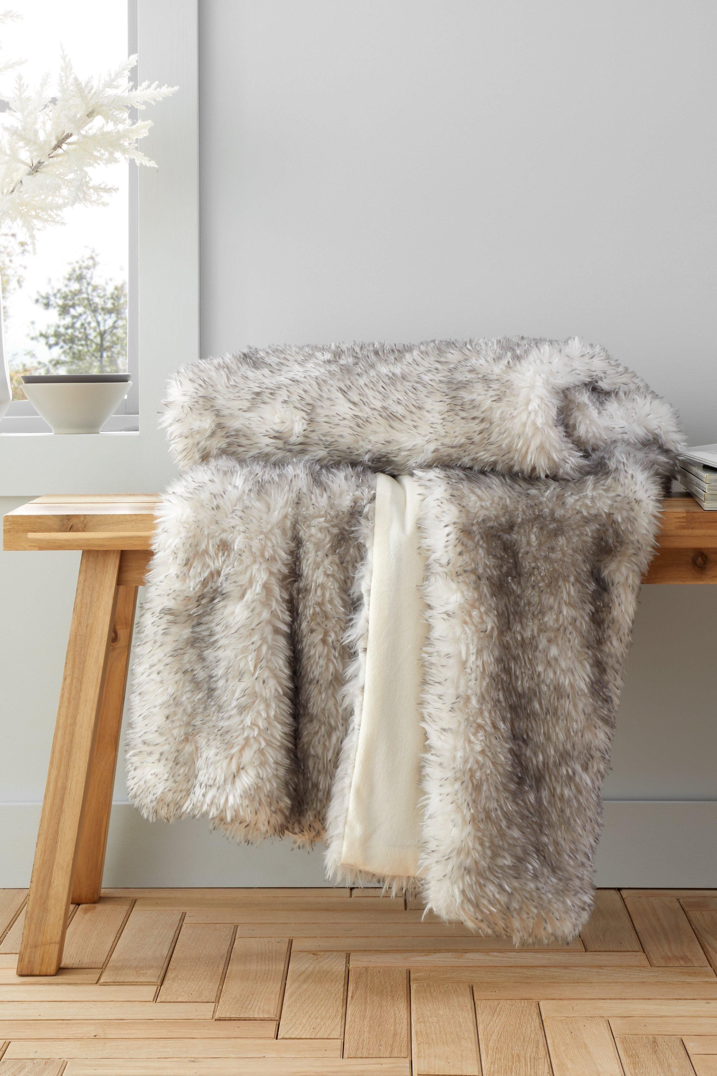 Catherine Lansfield 'Arctic Fox' Cosy Faux Fur Blanket Throw in Grey