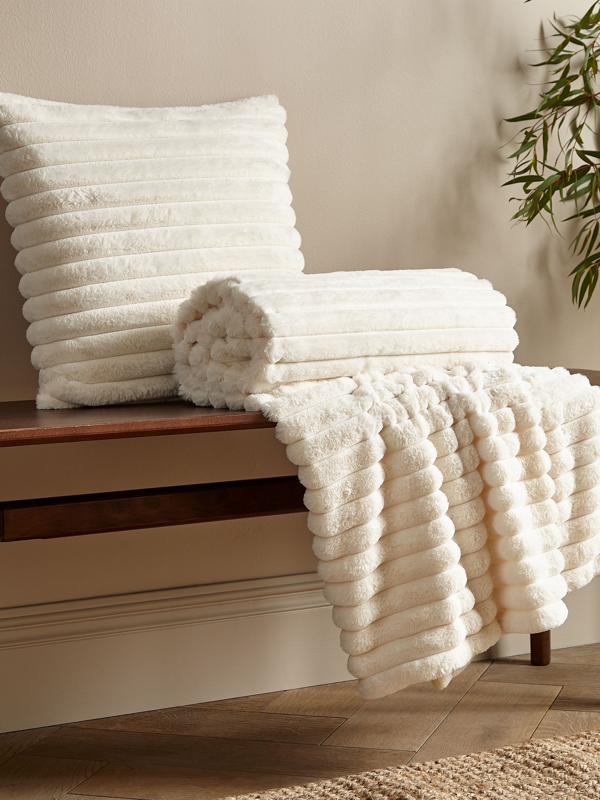 Catherine Lansfield 'Cosy Ribbed' Cushion in Cream 3