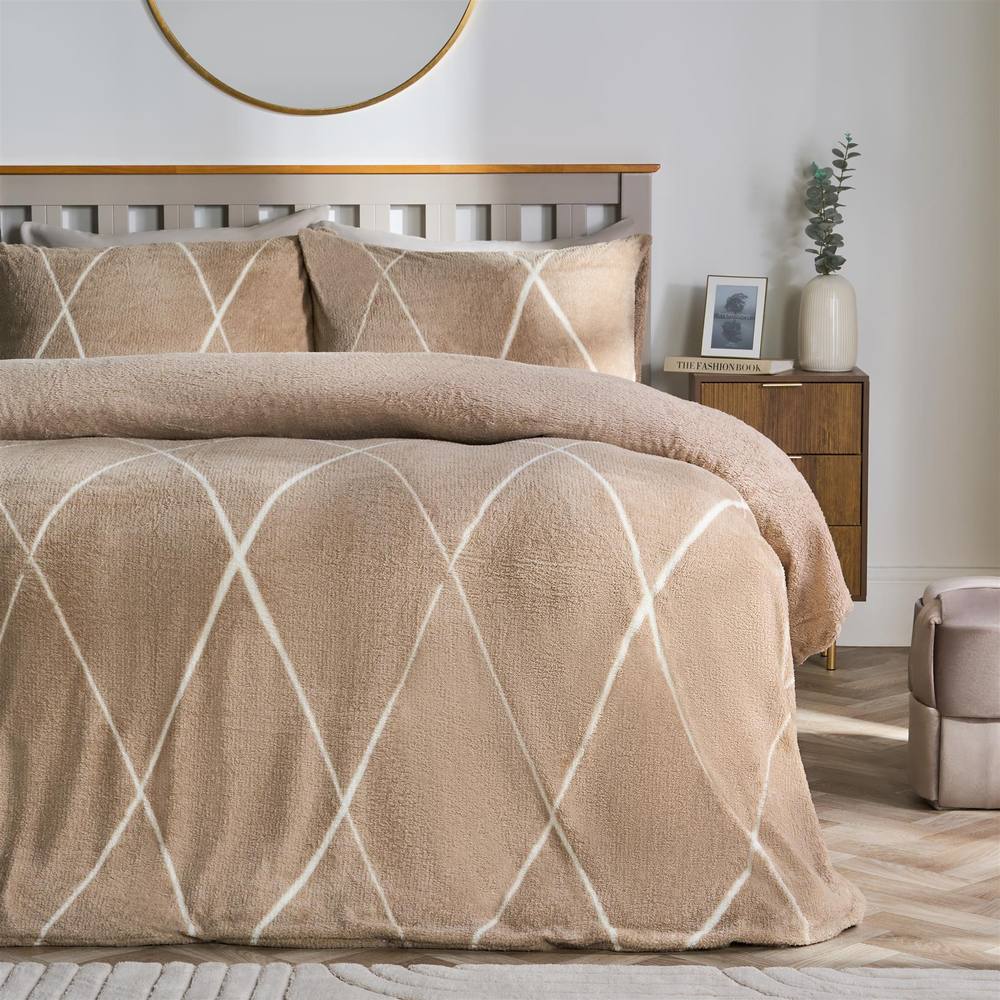 OHS Diamond Check Teddy Fleece Bedding Set in Natural