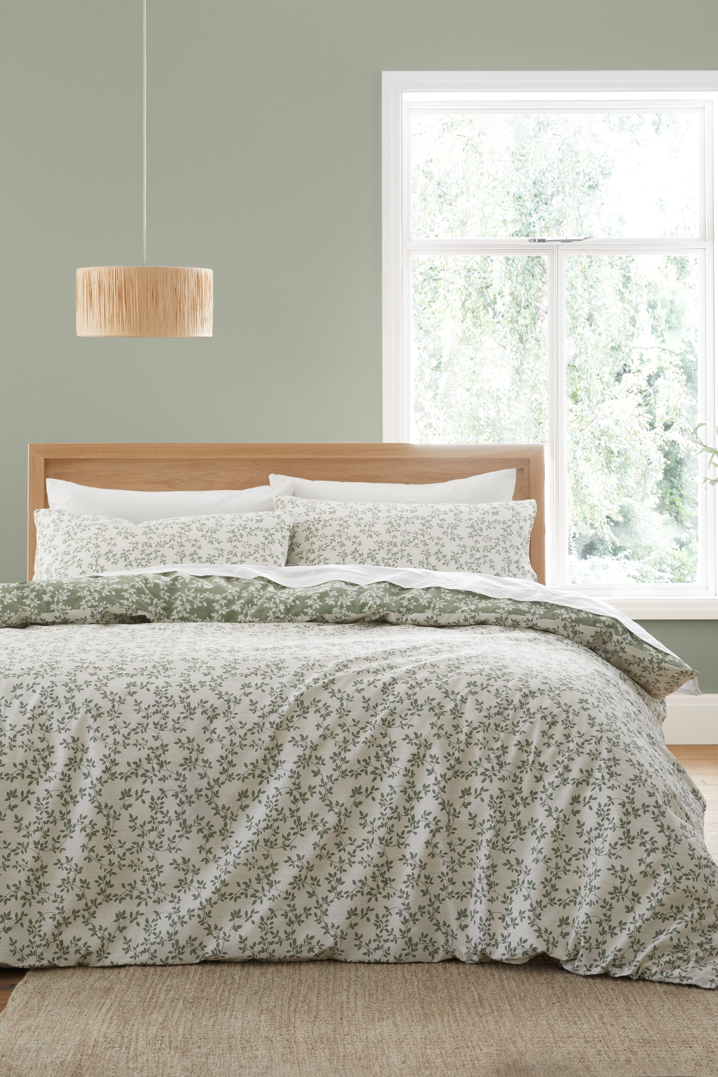 Bianca 'Shadow Leaves' 200TC Cotton Duvet Cover Set in Green 2