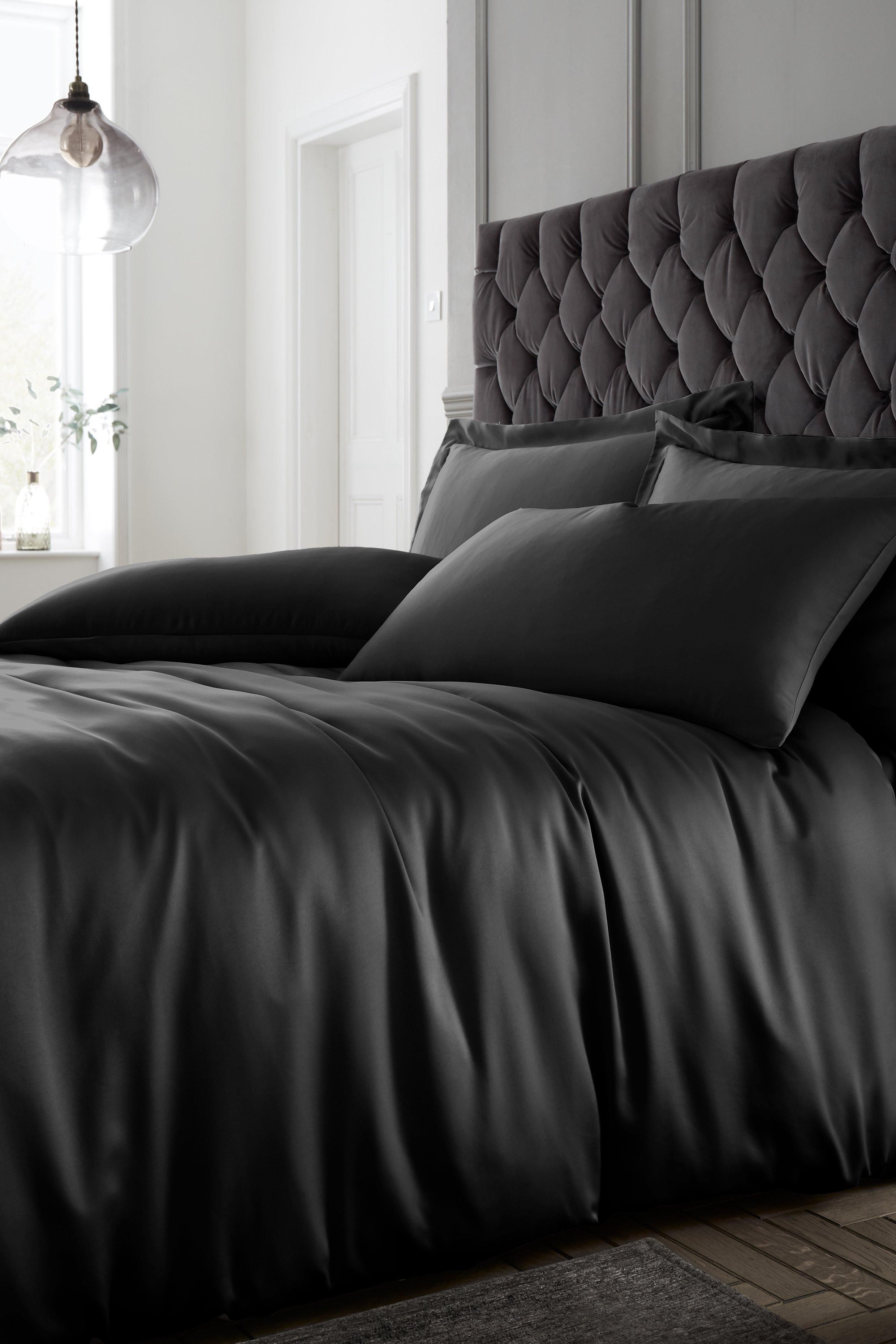 Catherine Lansfield Silky Soft Satin Duvet Set in Black