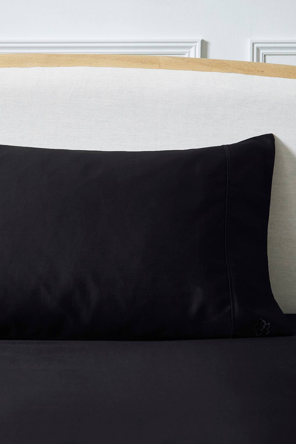 Ted Baker 'TB Plain Dye' Standard Pillowcase in Black 3
